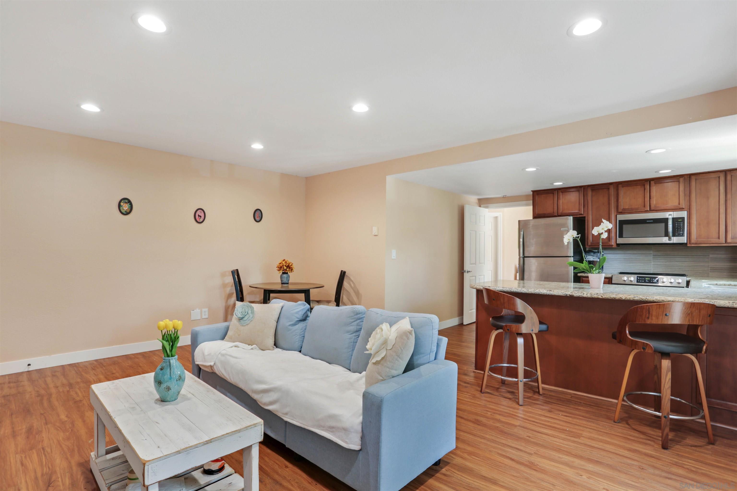 Detail Gallery Image 11 of 34 For 155  Rosebay  #37,  Encinitas,  CA 92024 - 1 Beds | 1 Baths