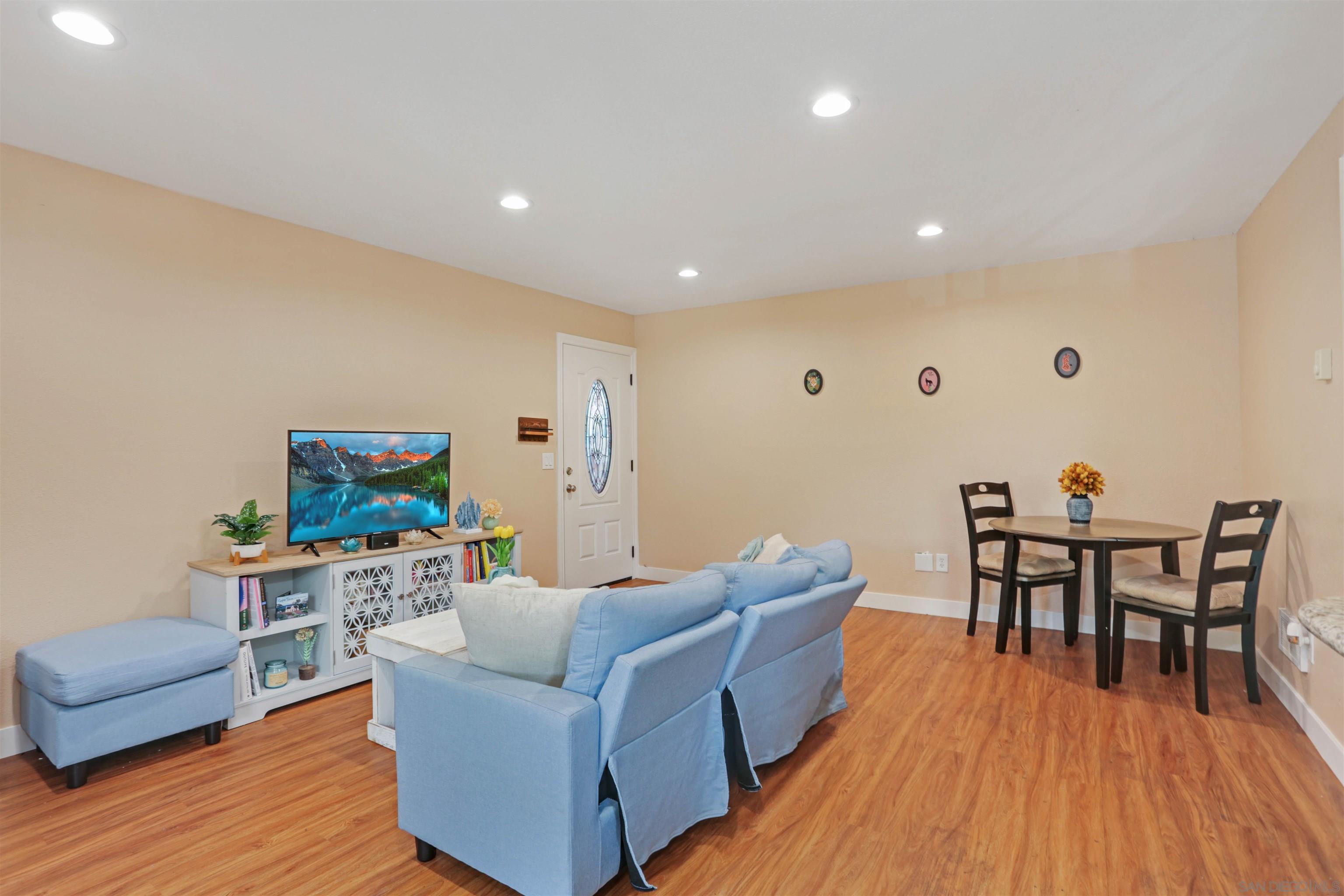 Detail Gallery Image 5 of 34 For 155  Rosebay  #37,  Encinitas,  CA 92024 - 1 Beds | 1 Baths