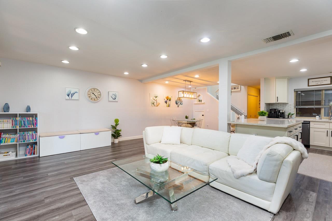 Detail Gallery Image 12 of 34 For 9758  Caminito Doha, San Diego,  CA 92131 - 4 Beds | 2/1 Baths