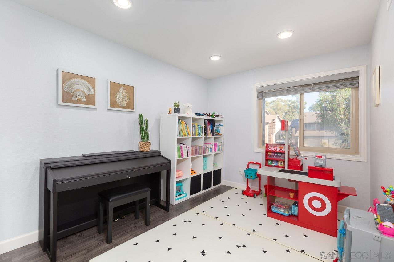 Detail Gallery Image 17 of 34 For 9758  Caminito Doha, San Diego,  CA 92131 - 4 Beds | 2/1 Baths