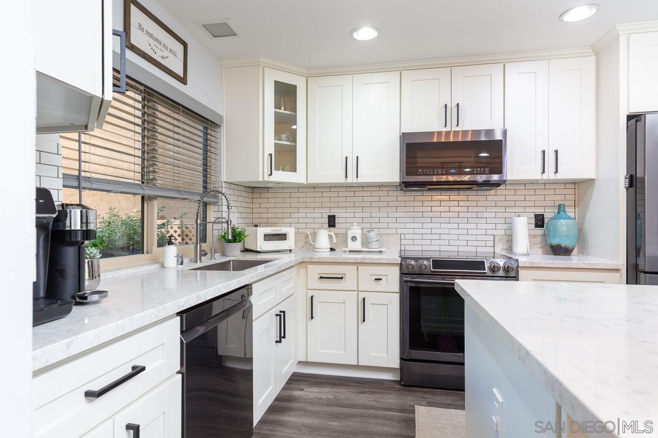 Detail Gallery Image 4 of 34 For 9758  Caminito Doha, San Diego,  CA 92131 - 4 Beds | 2/1 Baths