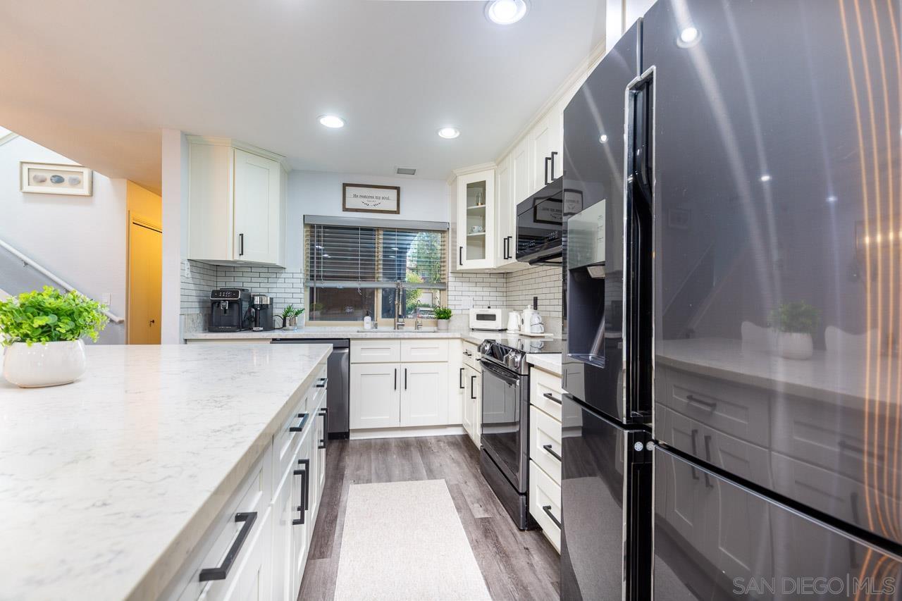 Detail Gallery Image 5 of 34 For 9758  Caminito Doha, San Diego,  CA 92131 - 4 Beds | 2/1 Baths