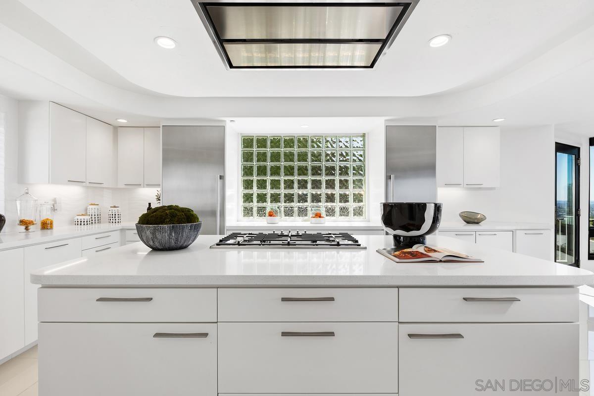 Detail Gallery Image 15 of 38 For 7215  El Fuerte St, Carlsbad,  CA 92009 - 4 Beds | 3/1 Baths