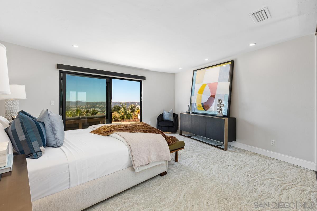 Detail Gallery Image 23 of 38 For 7215  El Fuerte St, Carlsbad,  CA 92009 - 4 Beds | 3/1 Baths