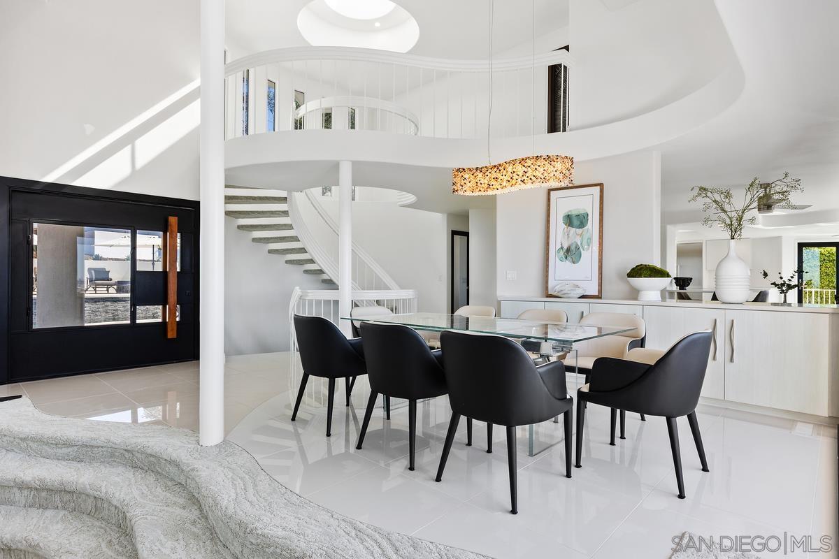 Detail Gallery Image 7 of 38 For 7215  El Fuerte St, Carlsbad,  CA 92009 - 4 Beds | 3/1 Baths