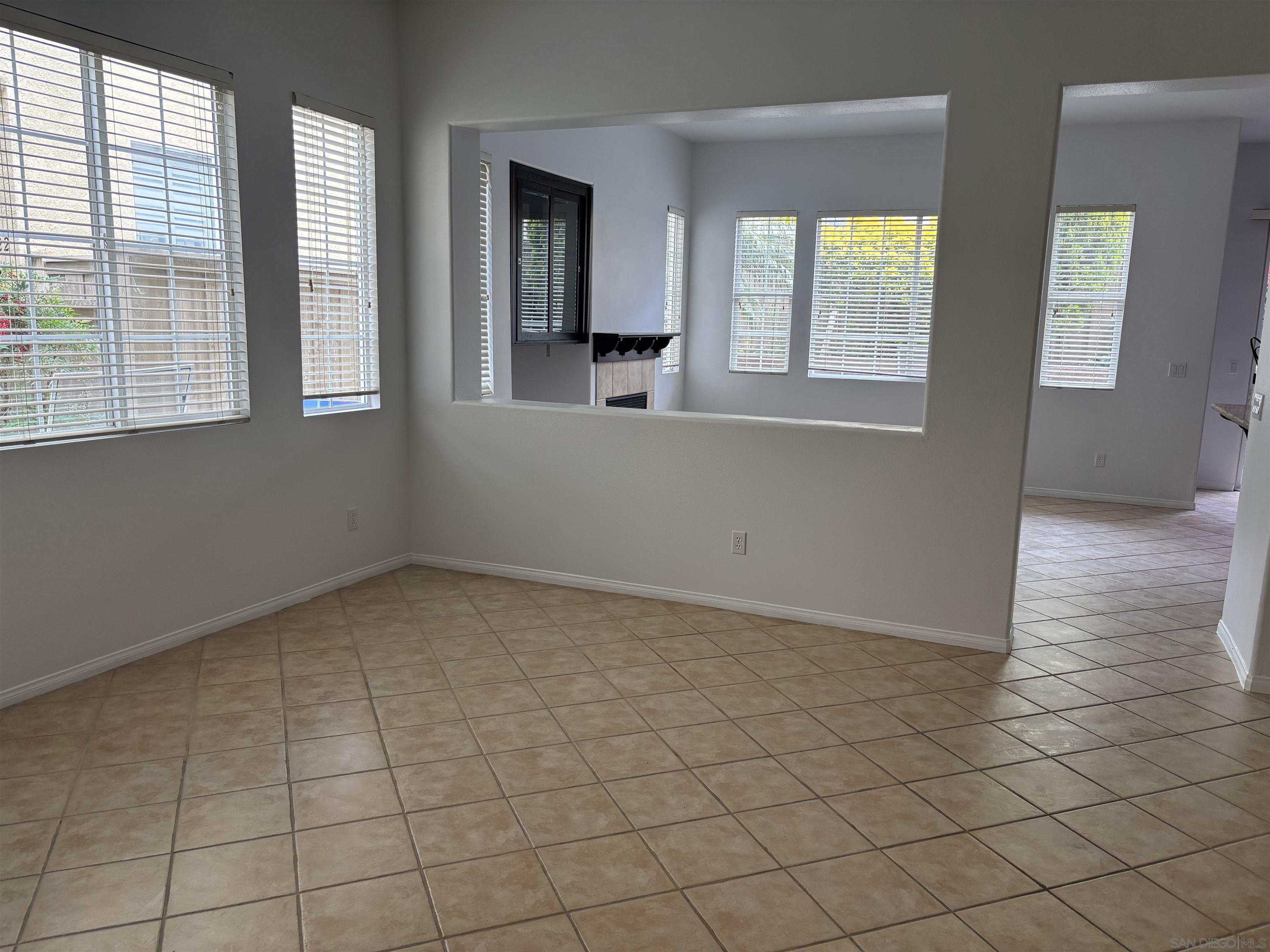 Detail Gallery Image 6 of 25 For 11412  Miro Circle, San Diego,  CA 92131 - 3 Beds | 2/1 Baths