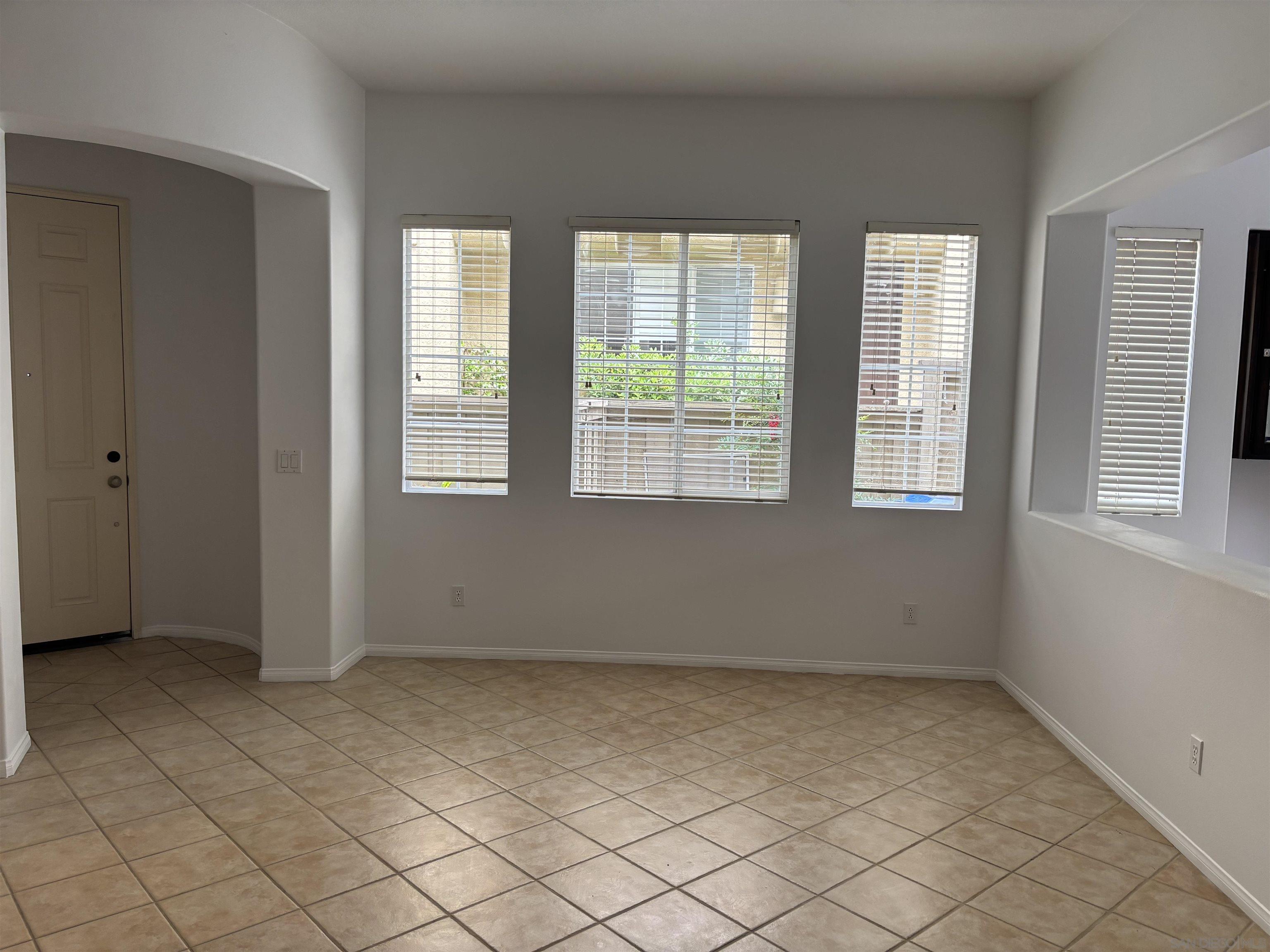 Detail Gallery Image 8 of 25 For 11412  Miro Circle, San Diego,  CA 92131 - 3 Beds | 2/1 Baths