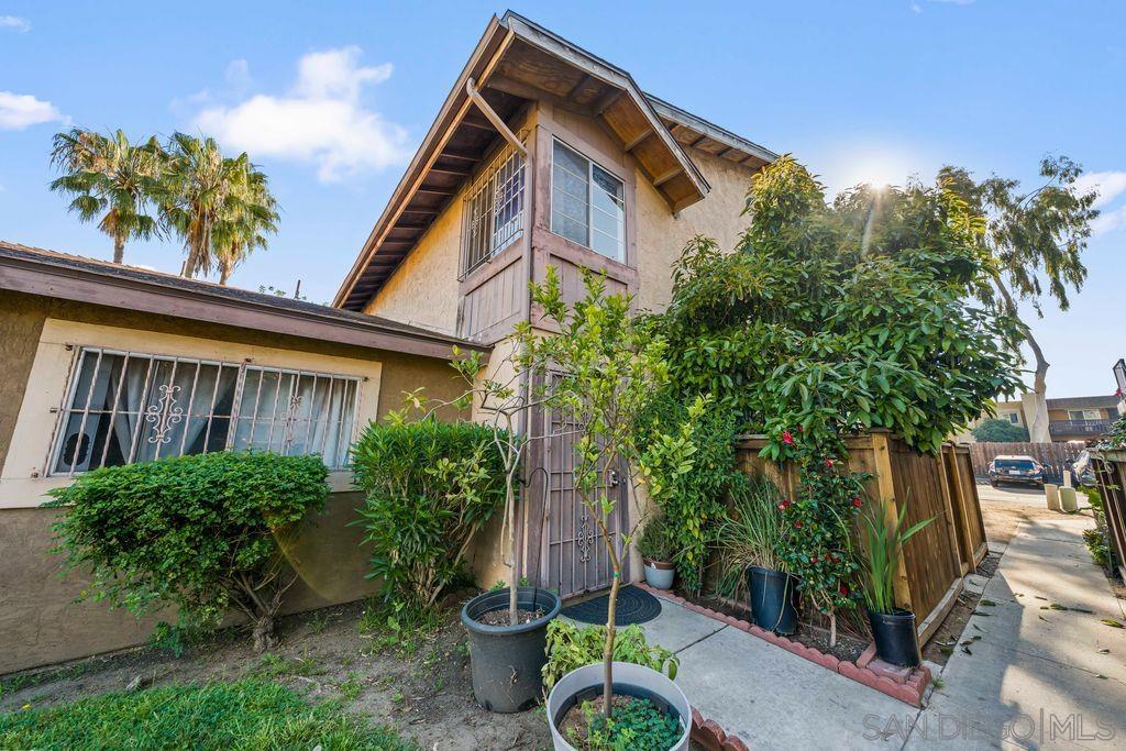 Detail Gallery Image 3 of 24 For 1302 W San Ysidro  #UNIT C,  San Ysidro,  CA 92173 - 2 Beds | 1/1 Baths