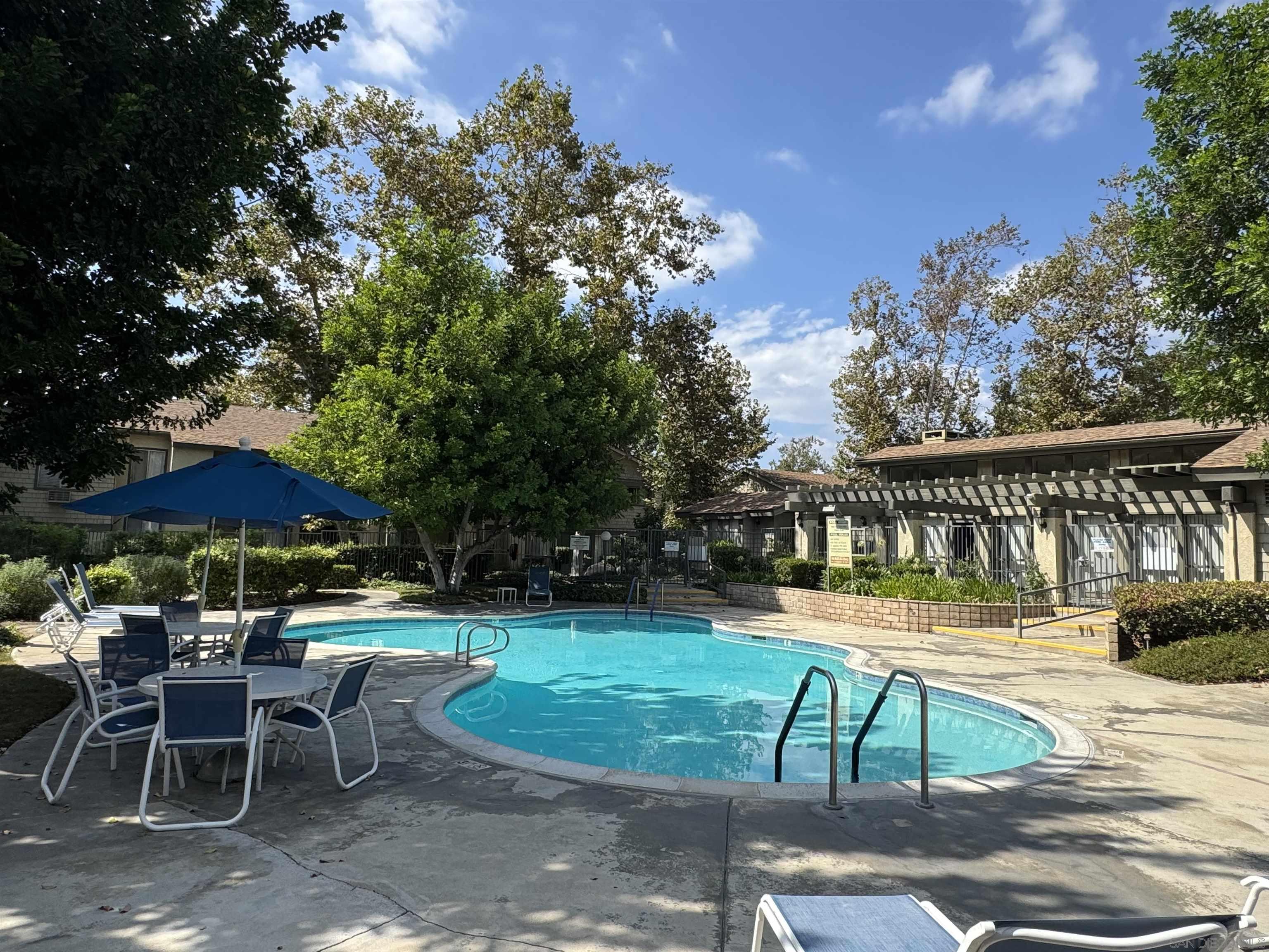 Detail Gallery Image 2 of 9 For 960 E Bonita Ave  #52,  Pomona,  CA 91767 - 1 Beds | 1 Baths