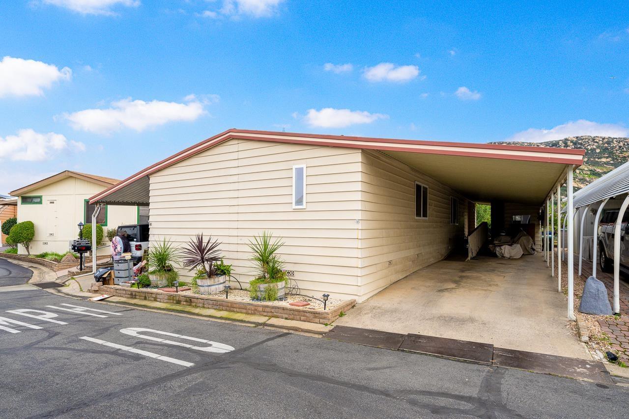 Detail Gallery Image 2 of 34 For 15420  Olde Highway 80  Spc 114,  El Cajon,  CA 92021 - 2 Beds | 2 Baths