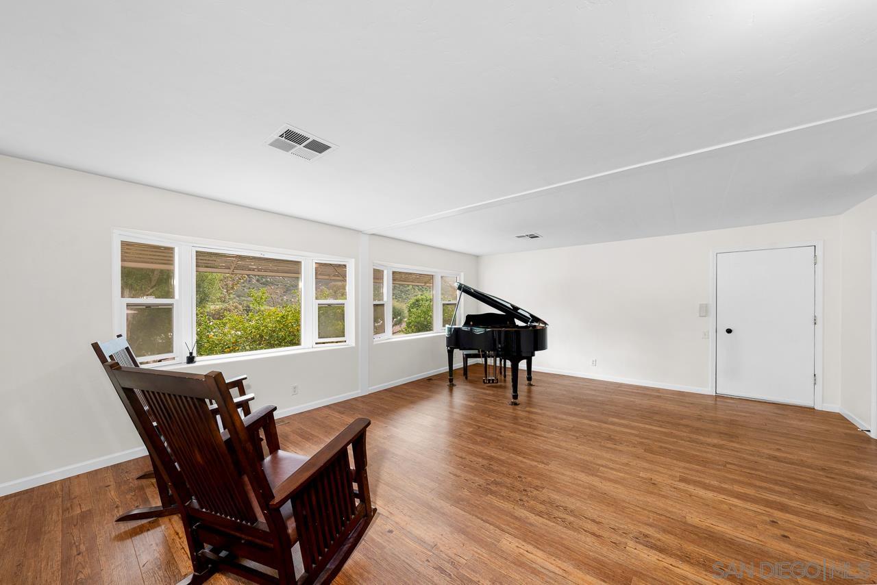 Detail Gallery Image 5 of 34 For 15420  Olde Highway 80  Spc 114,  El Cajon,  CA 92021 - 2 Beds | 2 Baths