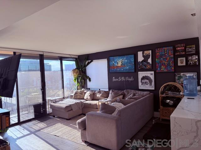 Detail Gallery Image 5 of 12 For 1514  7th Ave  #403,  San Diego,  CA 92101 - 2 Beds | 2 Baths