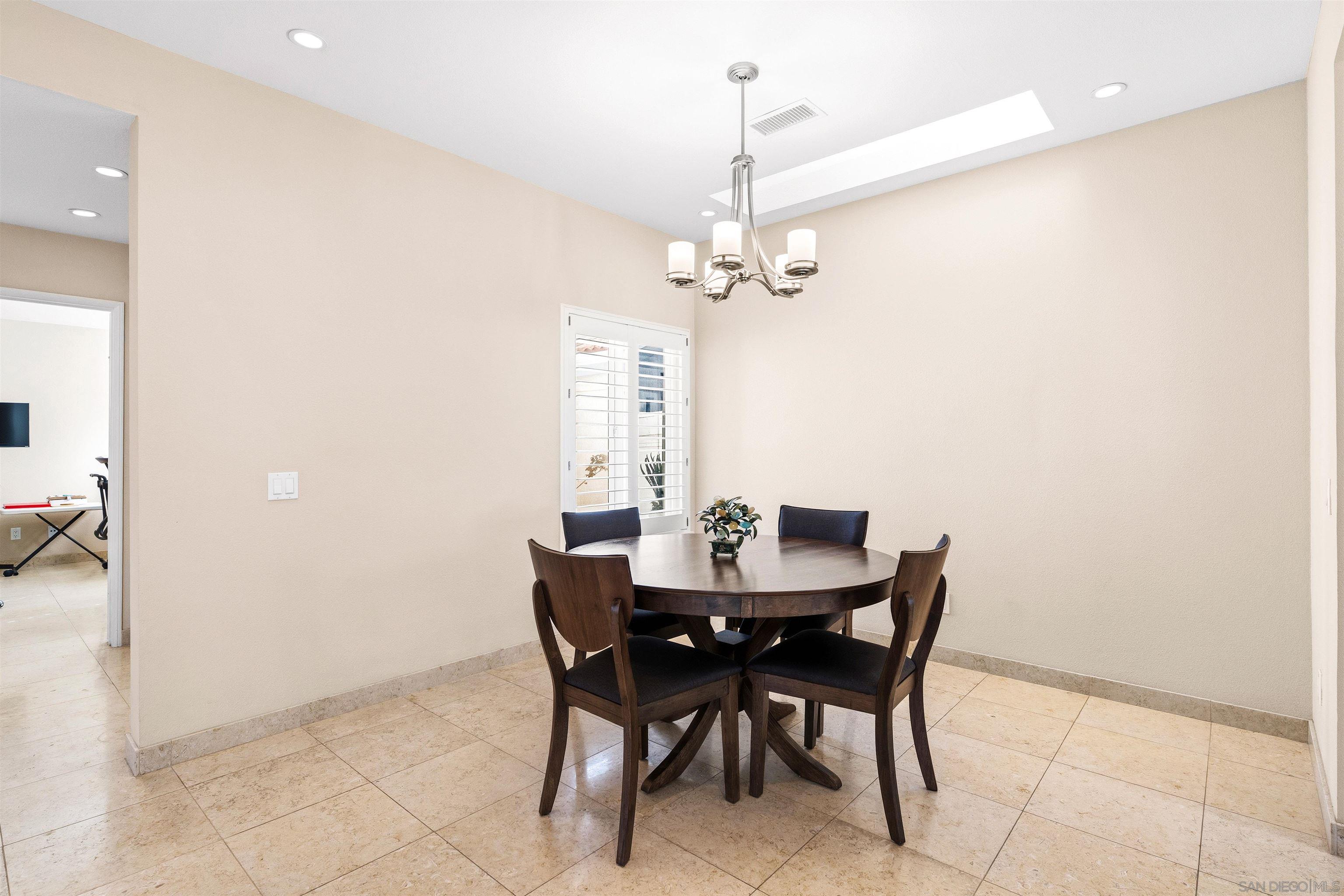 Detail Gallery Image 11 of 50 For 51  Delaport Place, Coronado,  CA 92118 - 3 Beds | 3 Baths