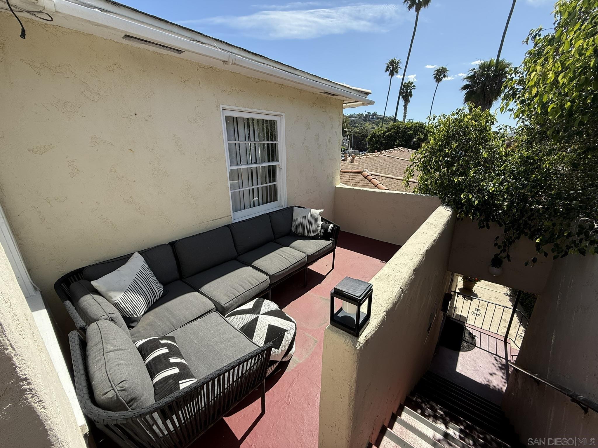 Detail Gallery Image 12 of 28 For 444  Bonair Street, La Jolla,  CA 92037 - – Beds | – Baths