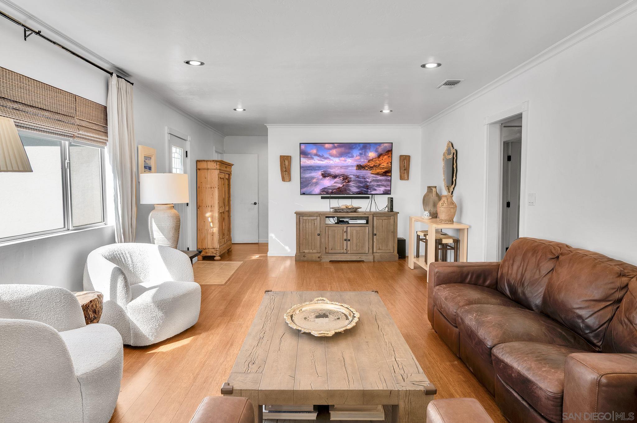 Detail Gallery Image 13 of 50 For 214  Kens, El Cajon,  CA 92021 - 4 Beds | 3 Baths