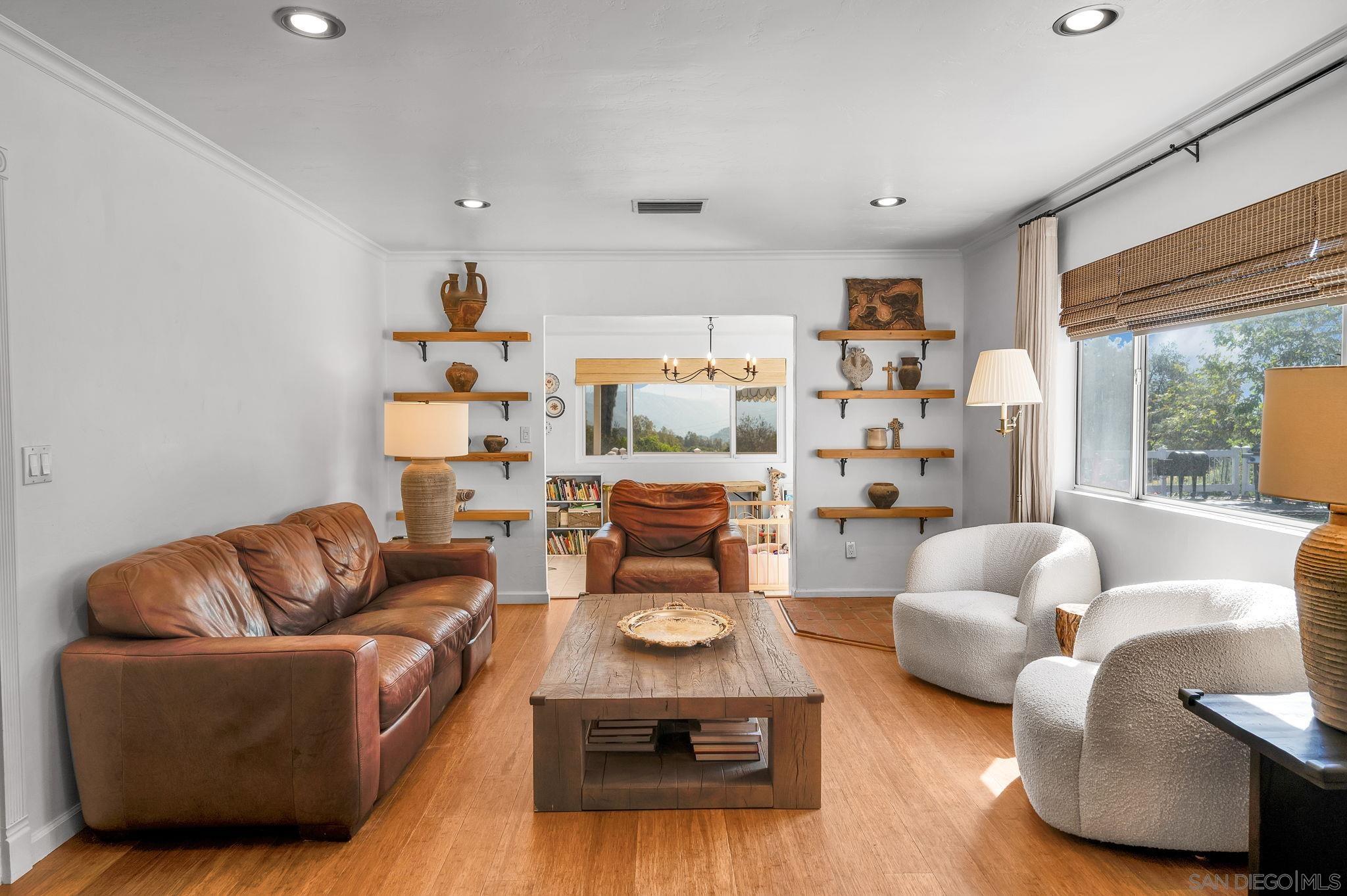 Detail Gallery Image 14 of 50 For 214  Kens, El Cajon,  CA 92021 - 4 Beds | 3 Baths