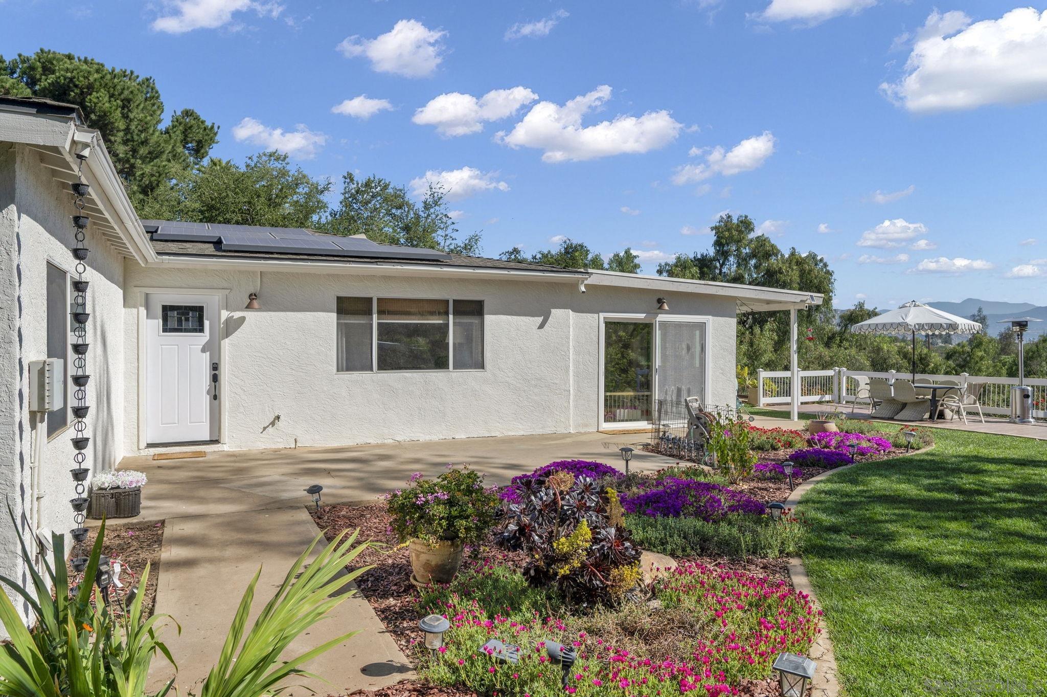 Detail Gallery Image 3 of 50 For 214  Kens, El Cajon,  CA 92021 - 4 Beds | 3 Baths