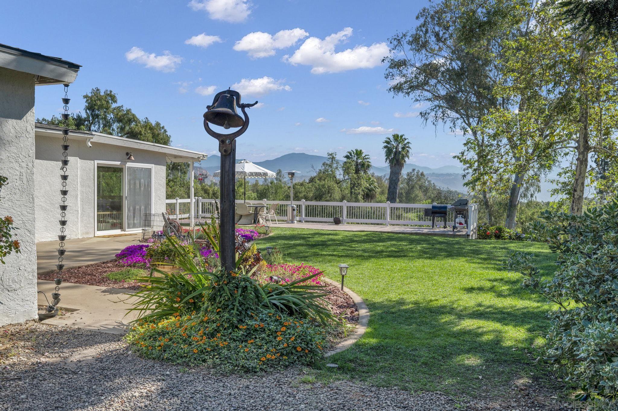 Detail Gallery Image 4 of 50 For 214  Kens, El Cajon,  CA 92021 - 4 Beds | 3 Baths