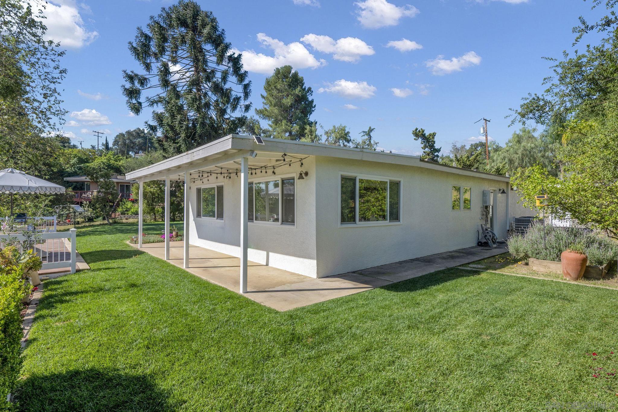 Detail Gallery Image 8 of 50 For 214  Kens, El Cajon,  CA 92021 - 4 Beds | 3 Baths