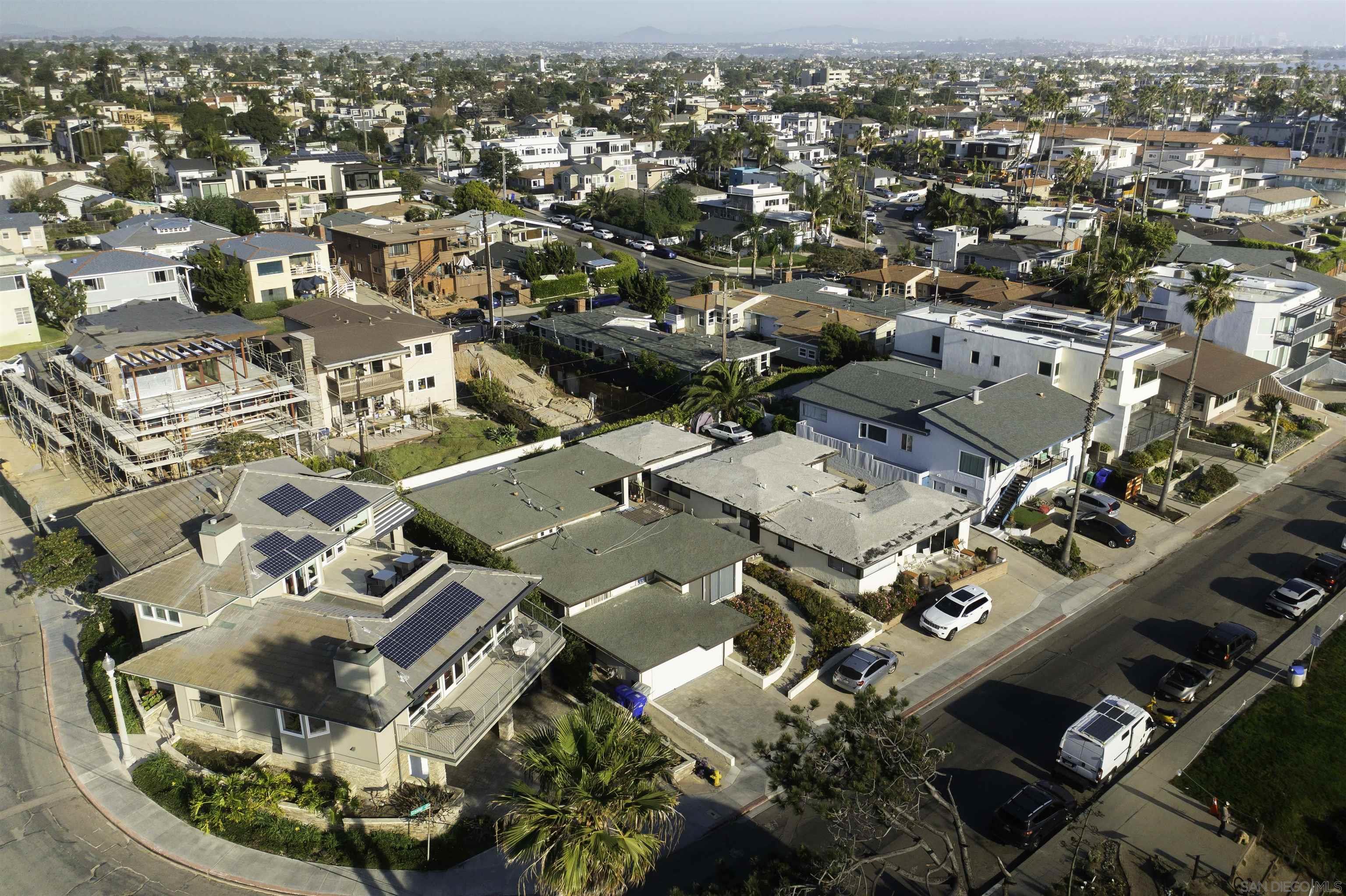 Detail Gallery Image 12 of 36 For 4933-35  Ocean Boulevard, San Diego,  CA 92109 - – Beds | – Baths