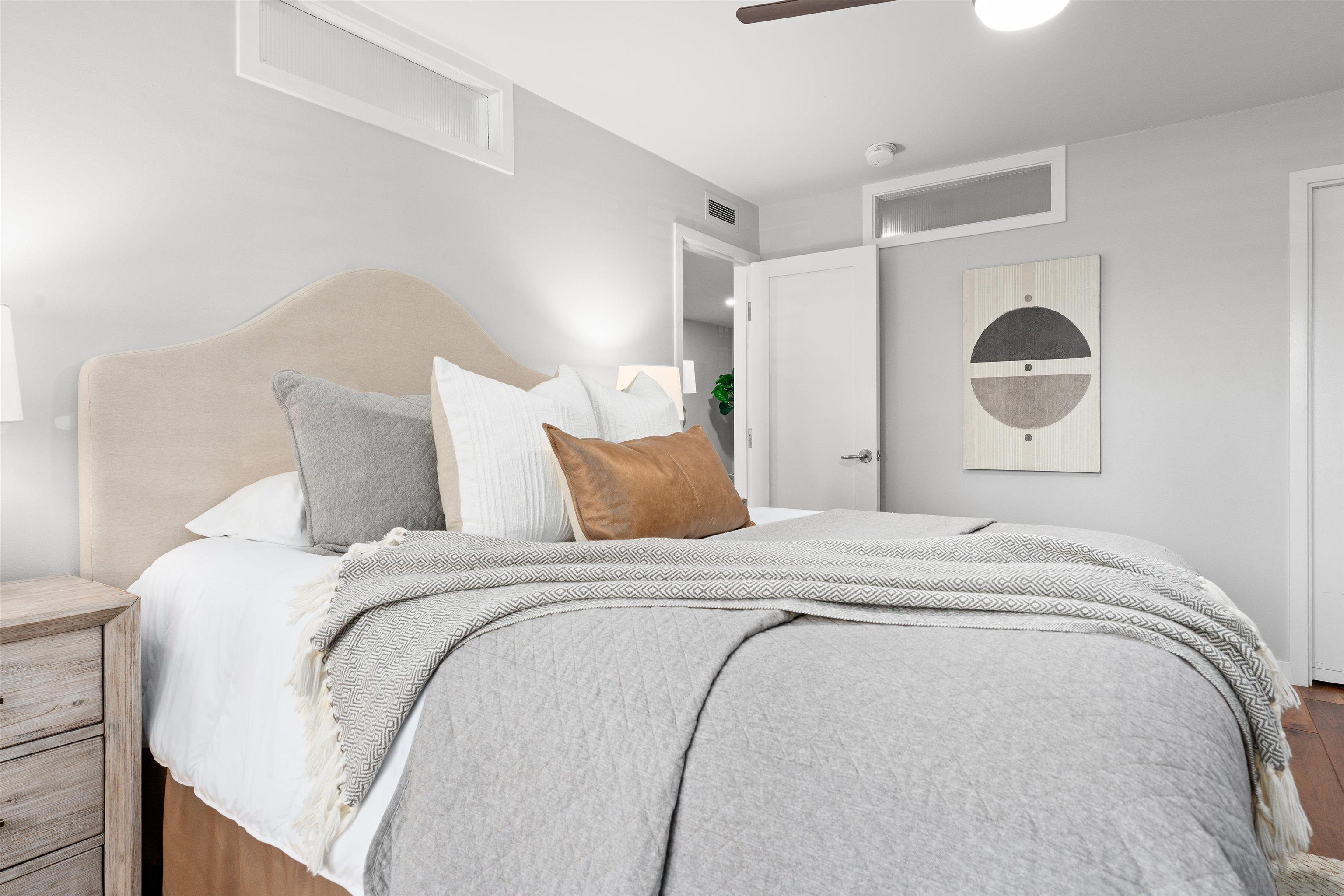 Detail Gallery Image 15 of 49 For 215  2nd St  #101,  Encinitas,  CA 92024 - 4 Beds | 2/1 Baths