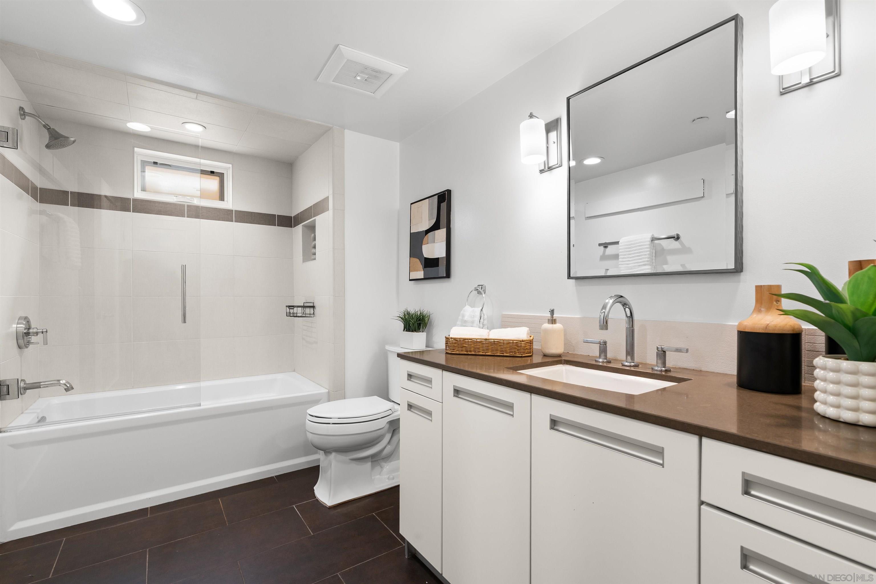Detail Gallery Image 22 of 49 For 215  2nd St  #101,  Encinitas,  CA 92024 - 4 Beds | 2/1 Baths