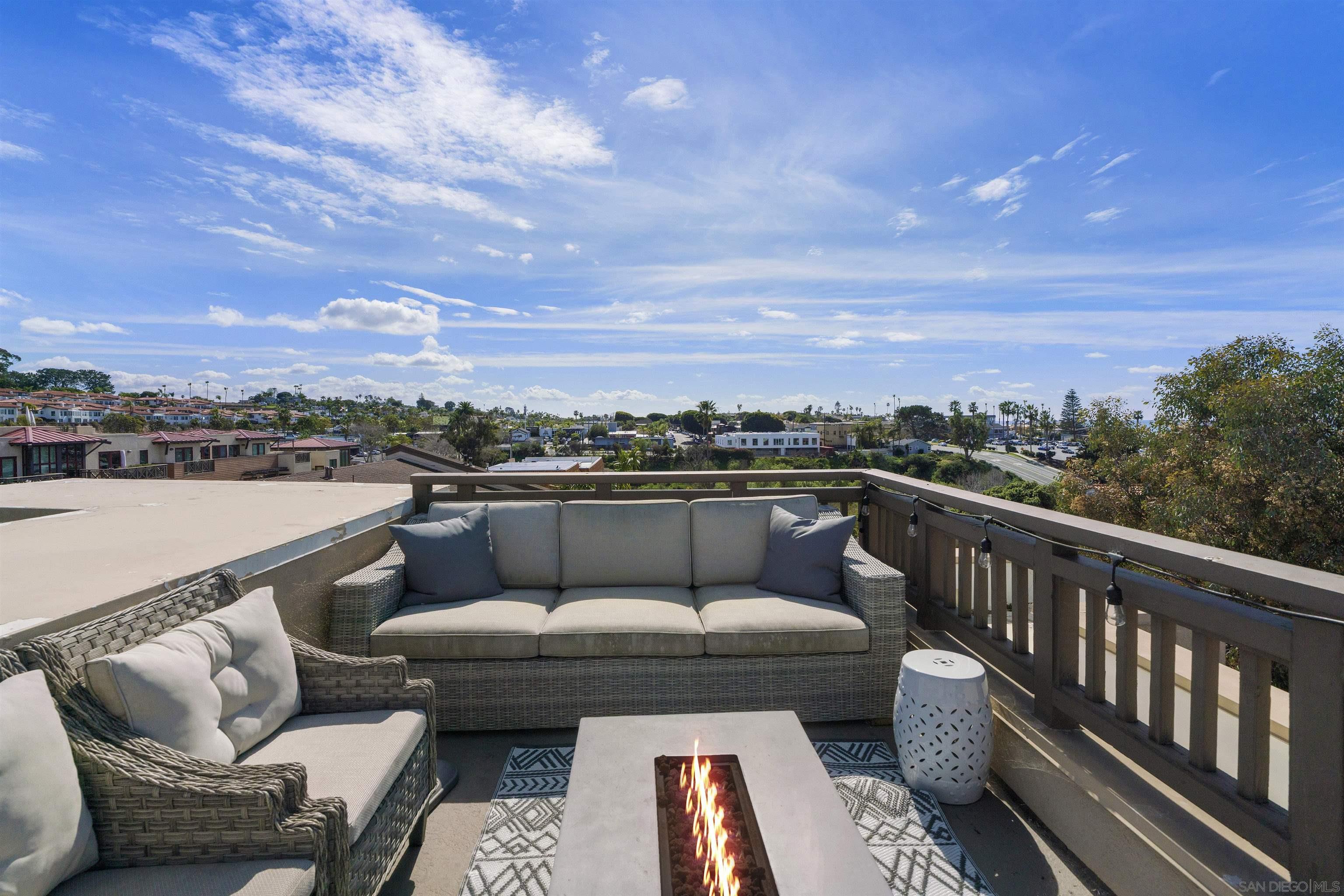 Detail Gallery Image 31 of 49 For 215  2nd St  #101,  Encinitas,  CA 92024 - 4 Beds | 2/1 Baths