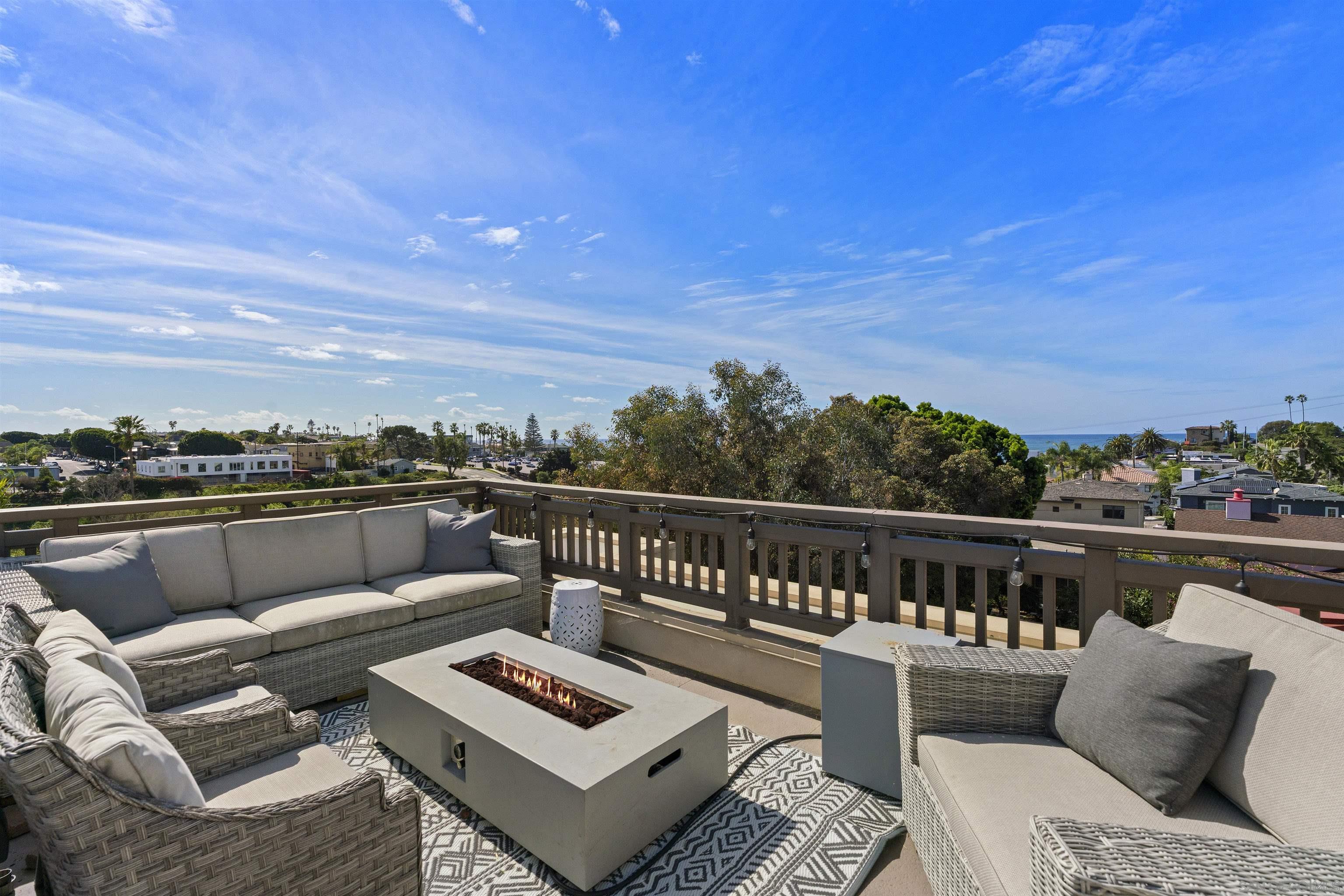 Detail Gallery Image 33 of 49 For 215  2nd St  #101,  Encinitas,  CA 92024 - 4 Beds | 2/1 Baths
