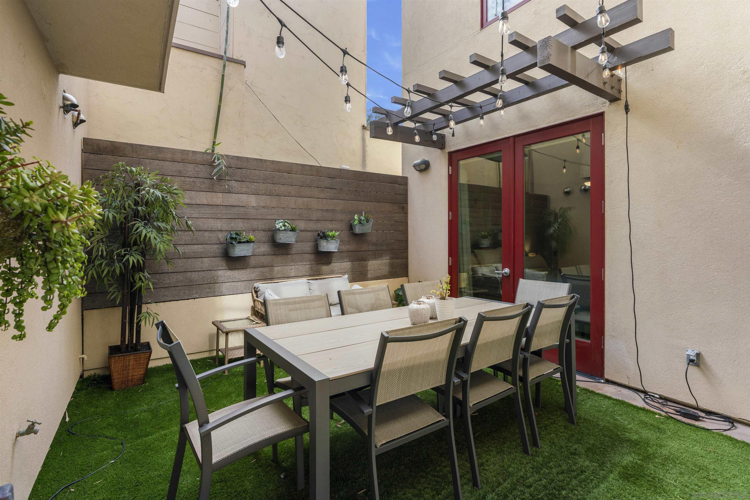 Detail Gallery Image 34 of 49 For 215  2nd St  #101,  Encinitas,  CA 92024 - 4 Beds | 2/1 Baths