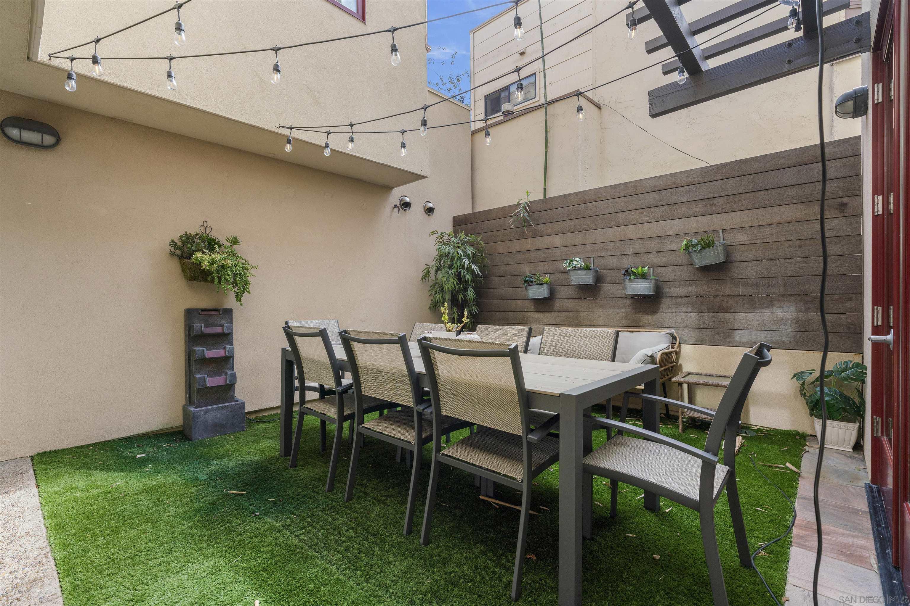 Detail Gallery Image 35 of 49 For 215  2nd St  #101,  Encinitas,  CA 92024 - 4 Beds | 2/1 Baths