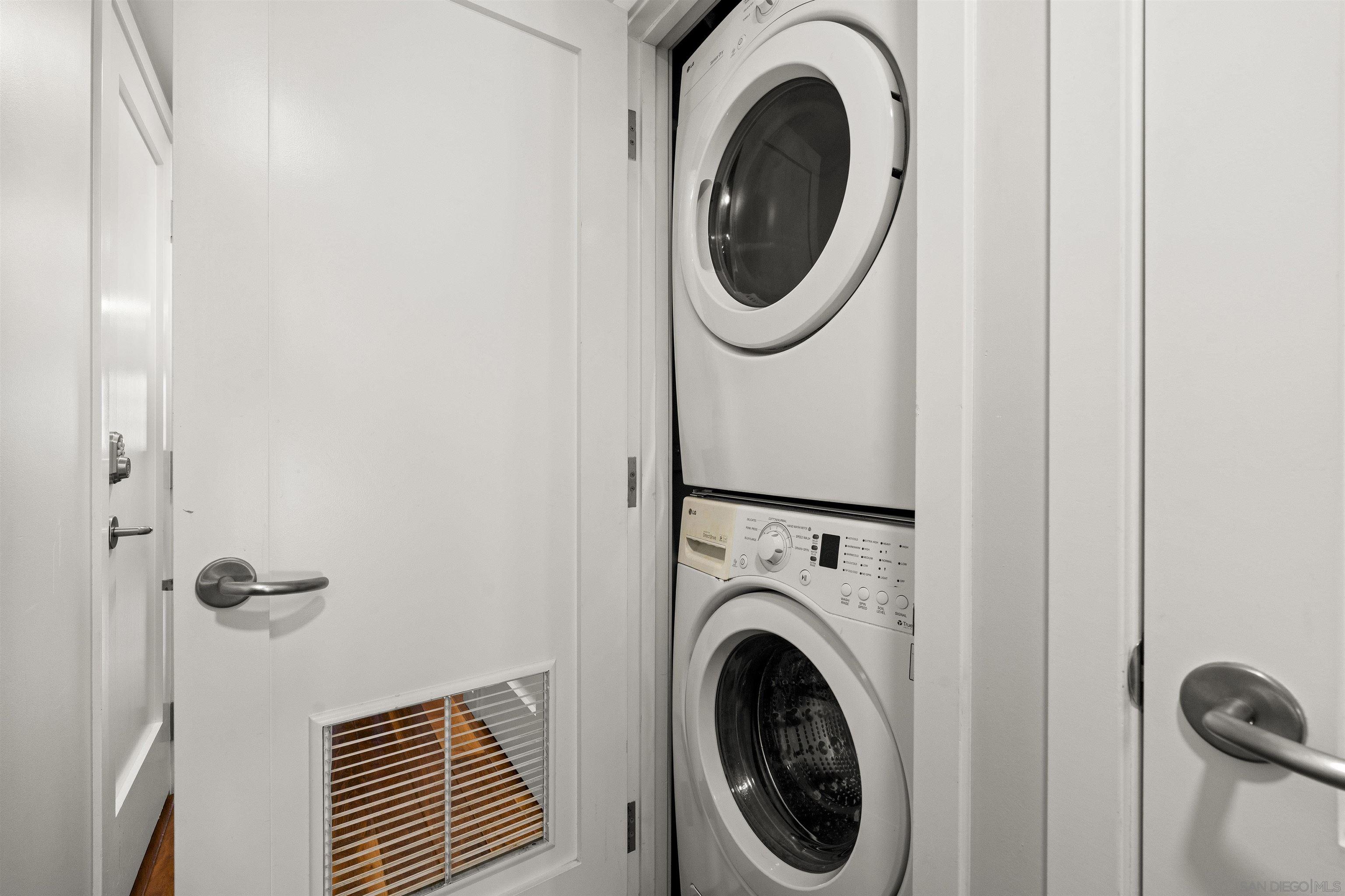 Detail Gallery Image 39 of 49 For 215  2nd St  #101,  Encinitas,  CA 92024 - 4 Beds | 2/1 Baths