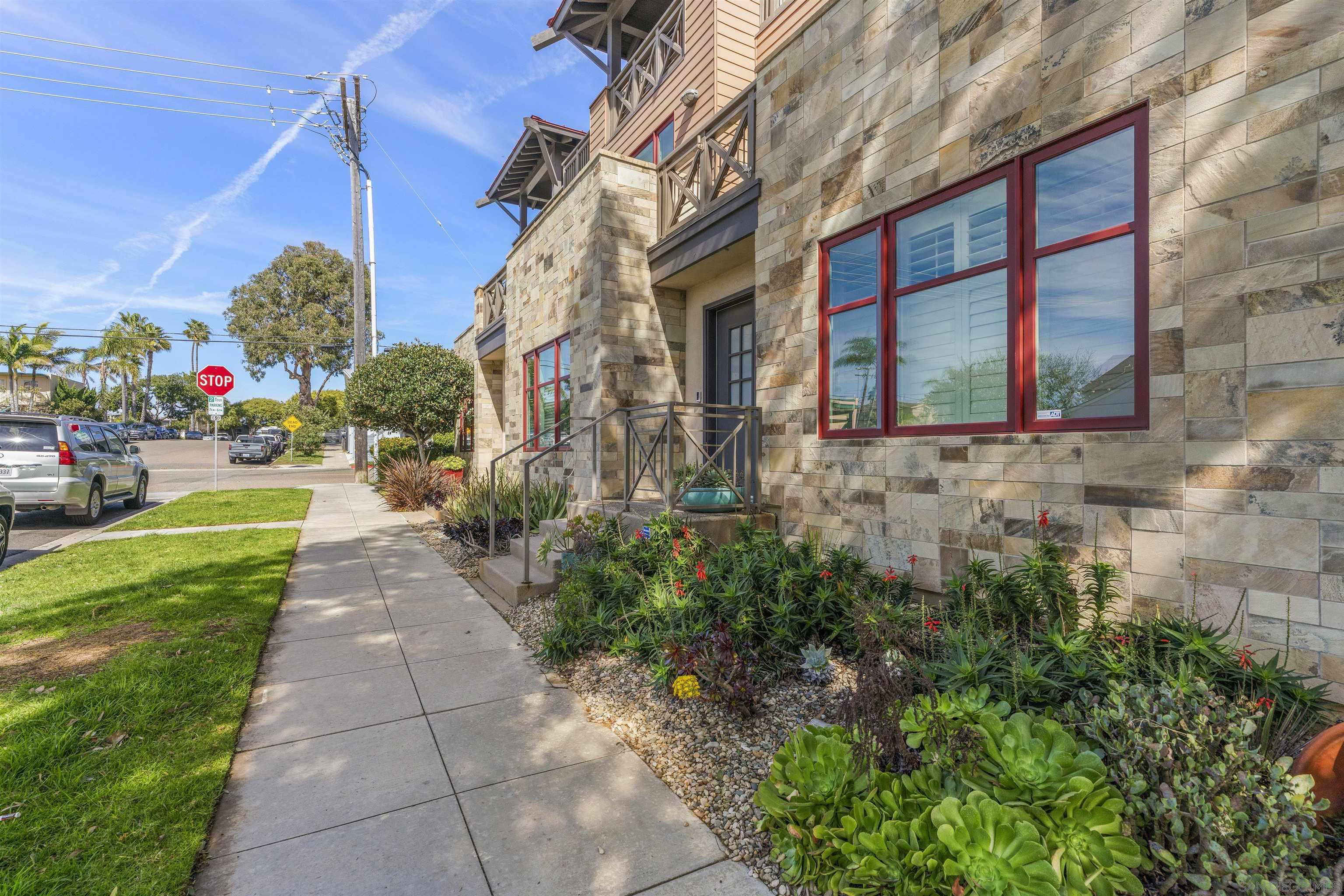 Detail Gallery Image 42 of 49 For 215  2nd St  #101,  Encinitas,  CA 92024 - 4 Beds | 2/1 Baths