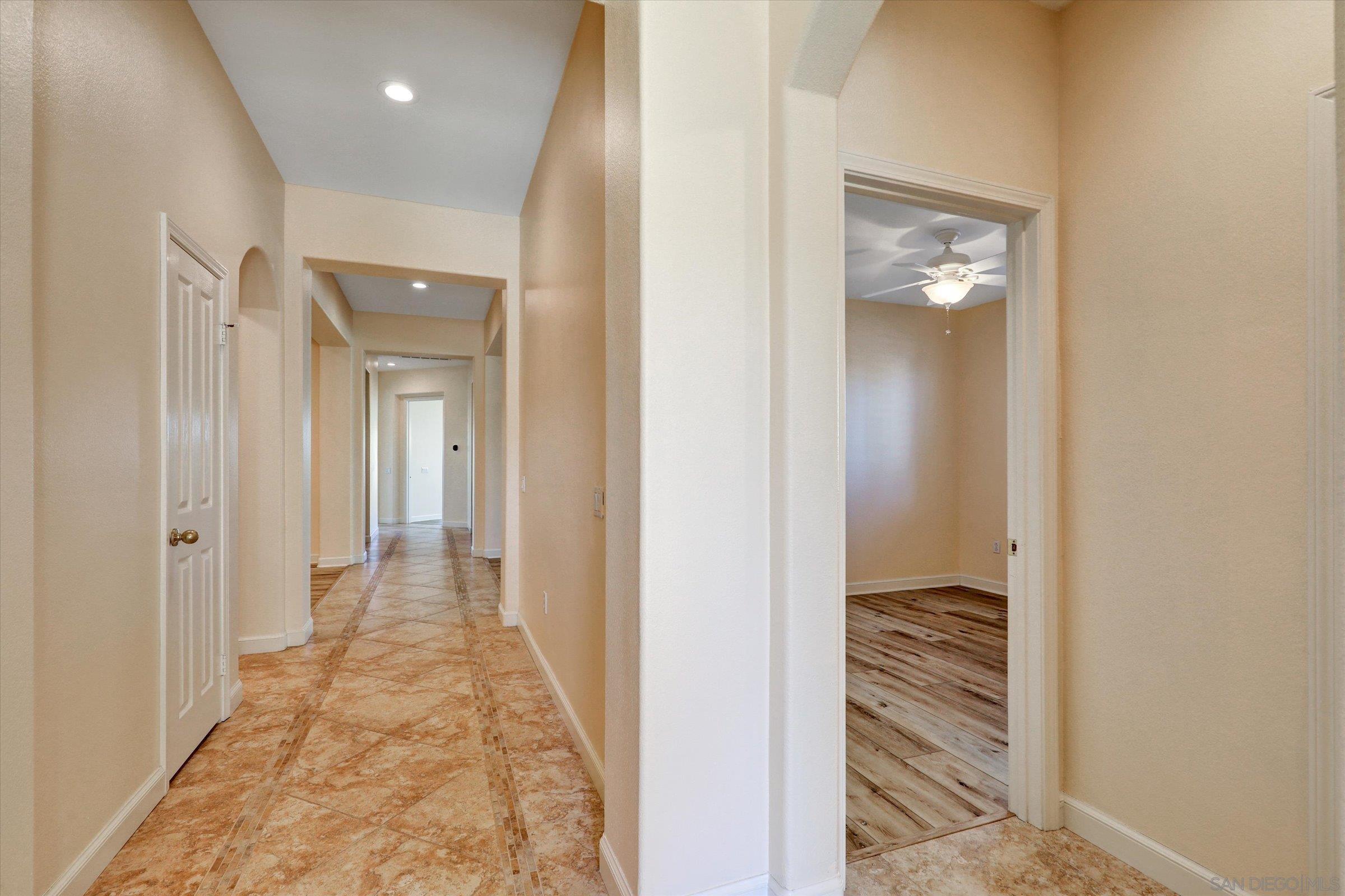 Detail Gallery Image 5 of 32 For 1648  Sagewood Way, San Marcos,  CA 92078 - 4 Beds | 3 Baths