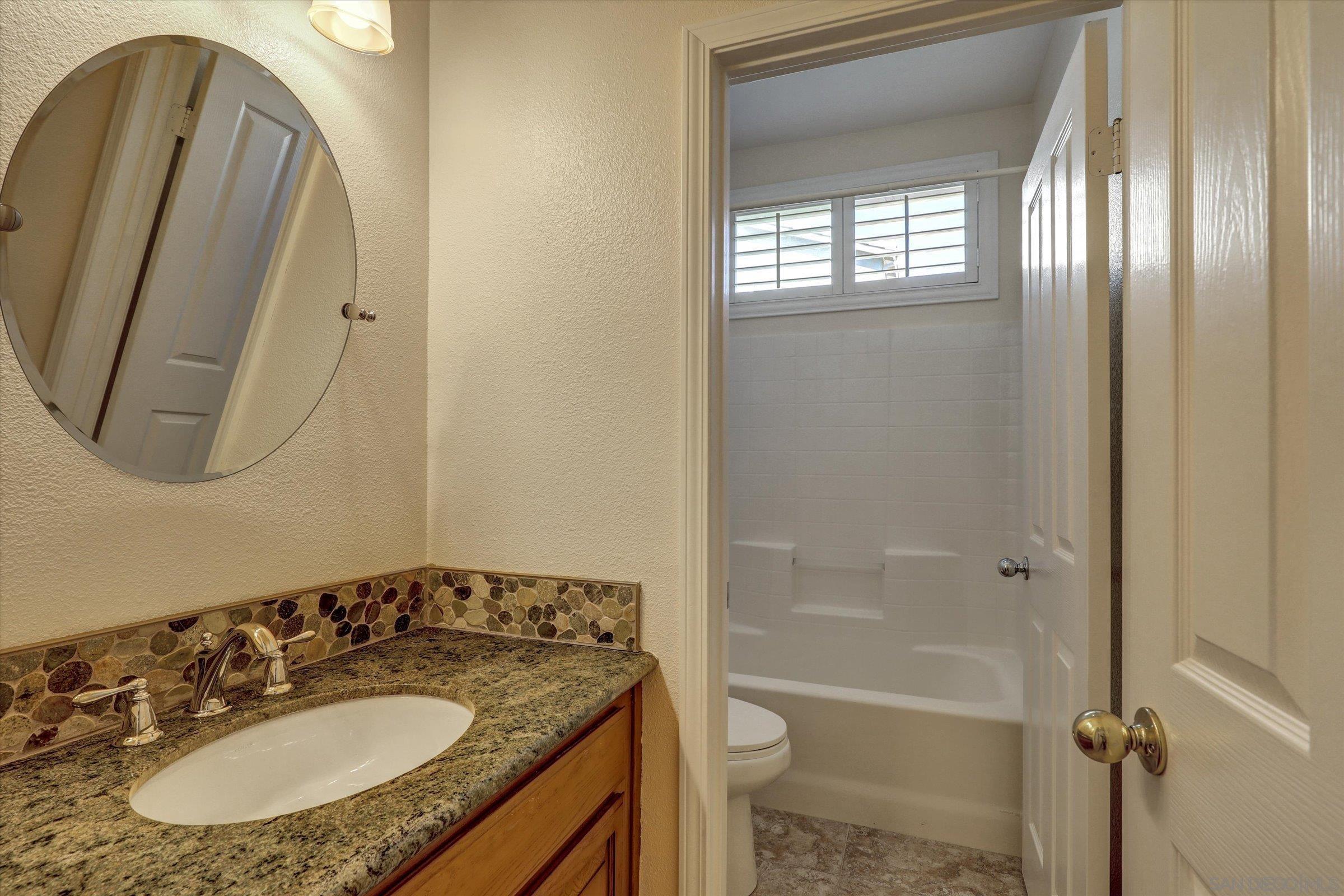 Detail Gallery Image 8 of 32 For 1648  Sagewood Way, San Marcos,  CA 92078 - 4 Beds | 3 Baths