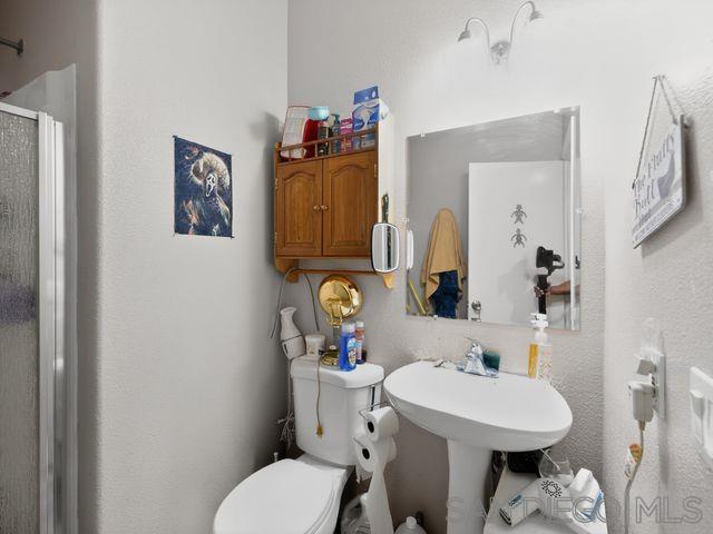 Detail Gallery Image 11 of 27 For 2824  Lancaster Ave, Hemet,  CA 92545 - 5 Beds | 2/1 Baths