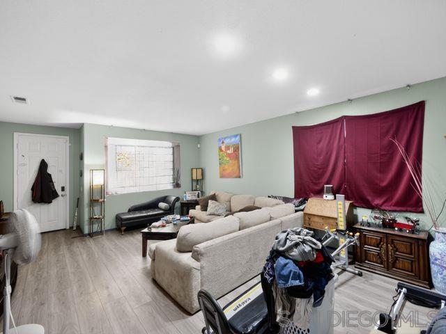 Detail Gallery Image 3 of 27 For 2824  Lancaster Ave, Hemet,  CA 92545 - 5 Beds | 2/1 Baths