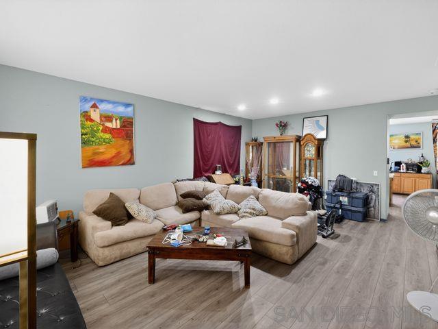 Detail Gallery Image 4 of 27 For 2824  Lancaster Ave, Hemet,  CA 92545 - 5 Beds | 2/1 Baths