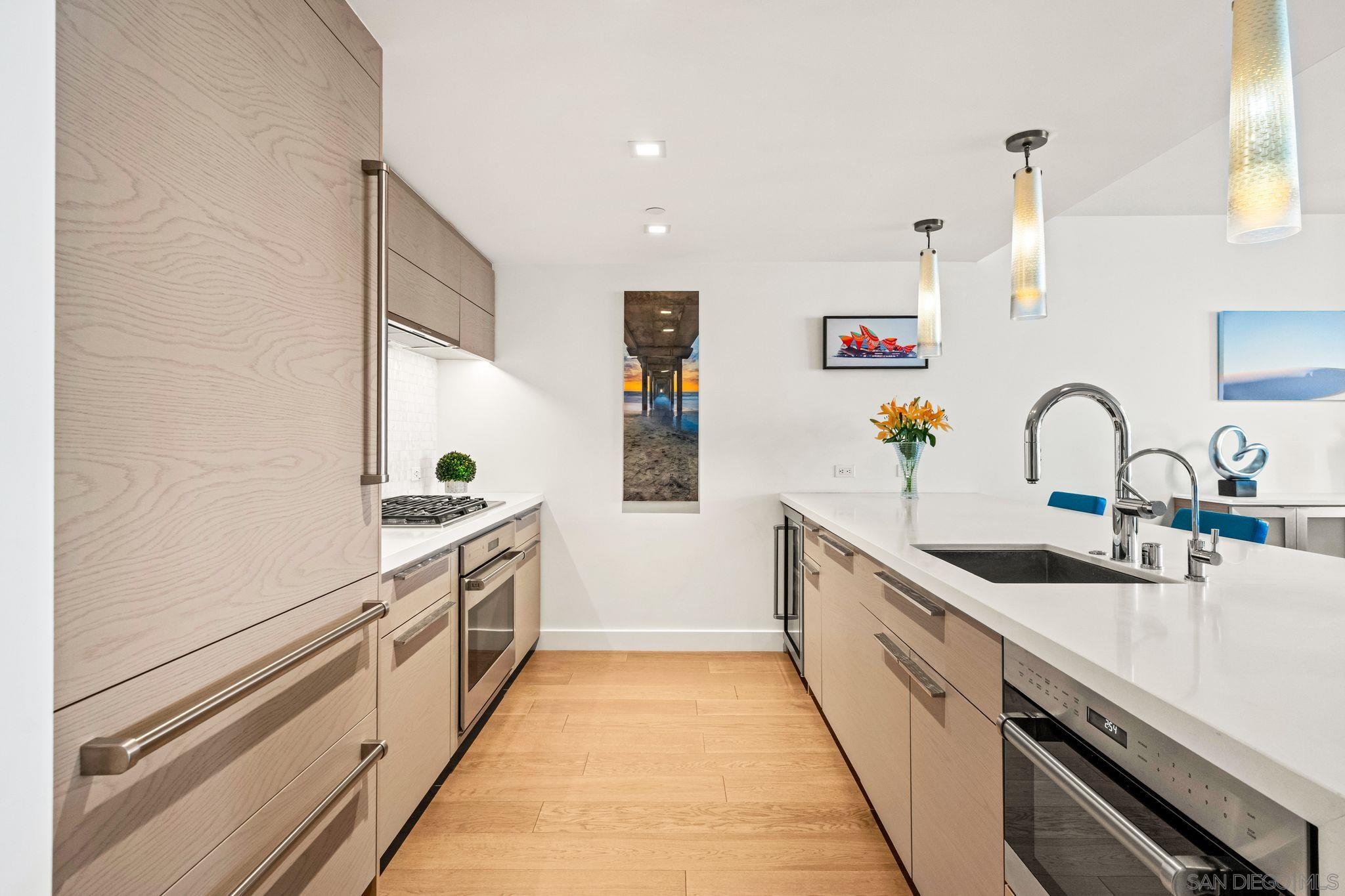 Detail Gallery Image 9 of 67 For 888 W E Street  #307,  San Diego,  CA 92101 - 2 Beds | 2 Baths