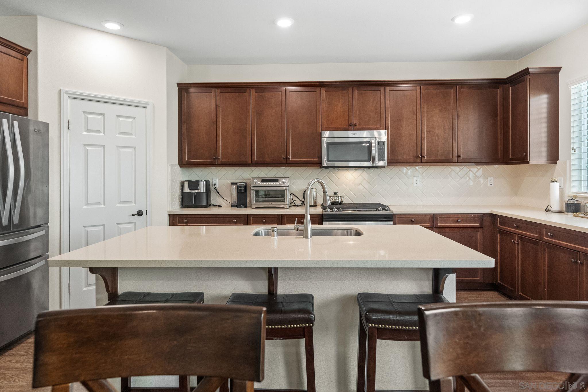 Detail Gallery Image 18 of 40 For 1287  White Oak Court, El Cajon,  CA 92020 - 4 Beds | 2/1 Baths