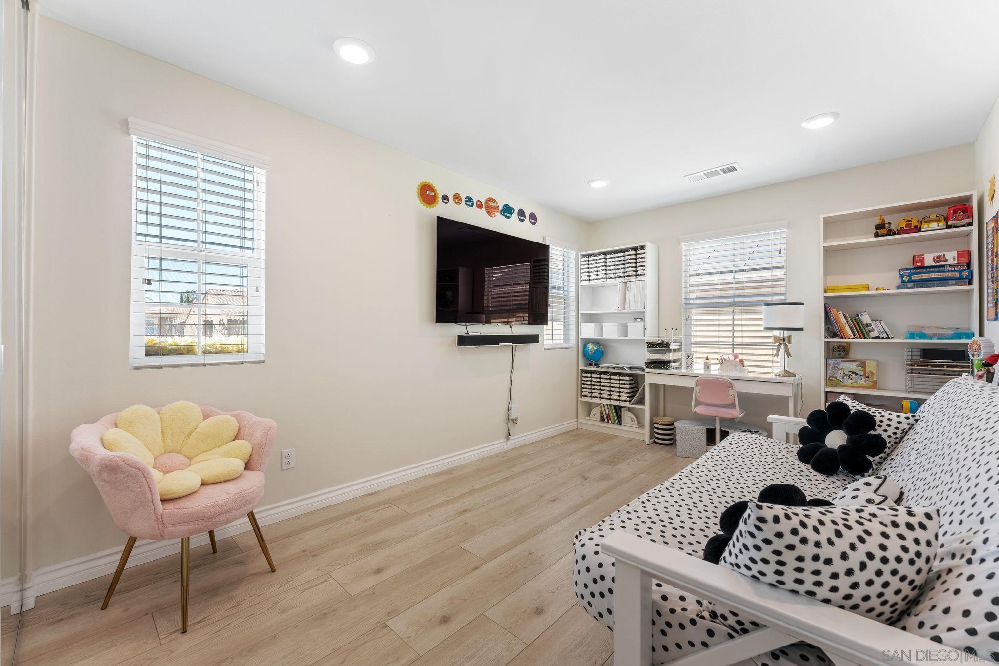 Detail Gallery Image 23 of 40 For 1287  White Oak Court, El Cajon,  CA 92020 - 4 Beds | 2/1 Baths