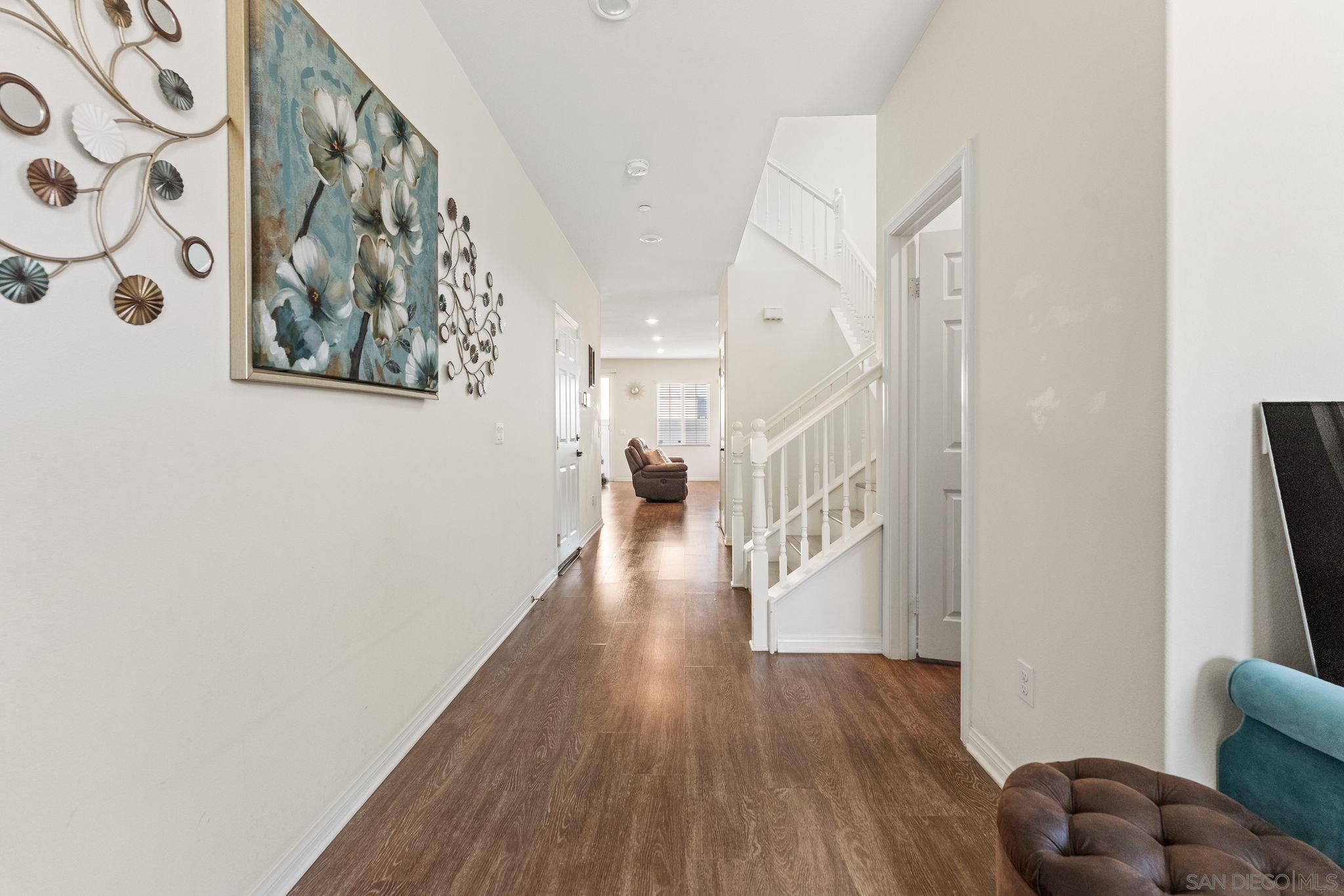 Detail Gallery Image 28 of 40 For 1287  White Oak Court, El Cajon,  CA 92020 - 4 Beds | 2/1 Baths