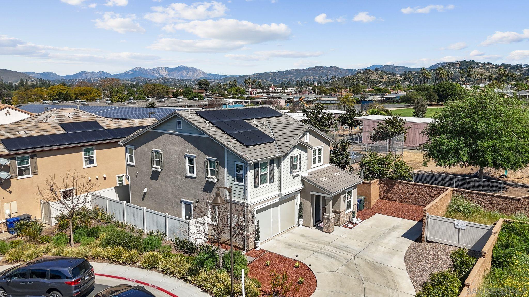 Detail Gallery Image 6 of 40 For 1287  White Oak Court, El Cajon,  CA 92020 - 4 Beds | 2/1 Baths