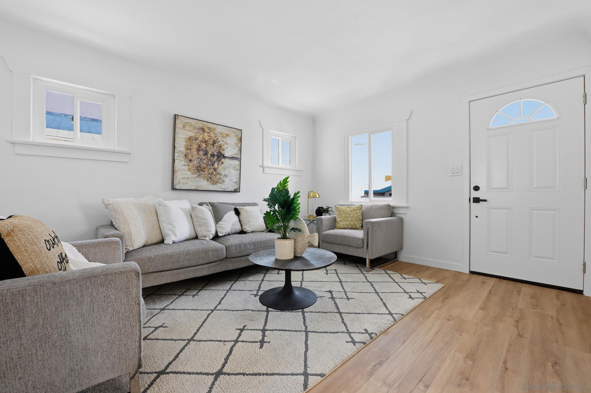 Detail Gallery Image 6 of 37 For 4376  Myrtle Ave, San Diego,  CA 92105 - 3 Beds | 2 Baths