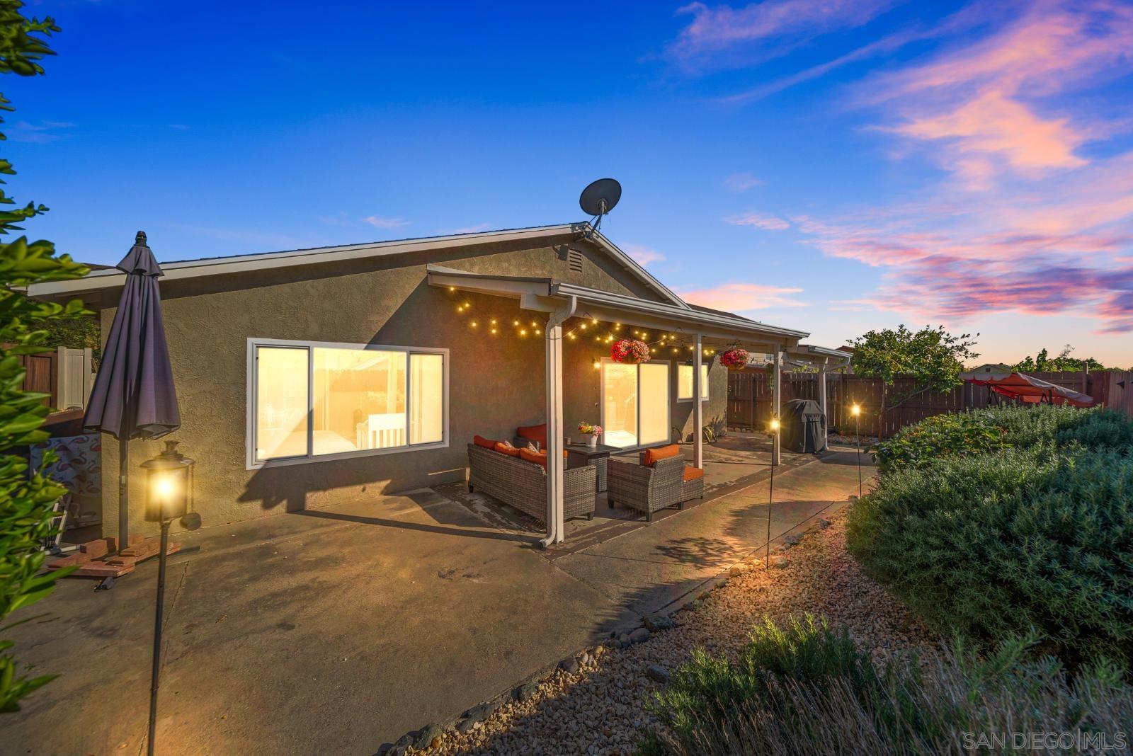 Detail Gallery Image 19 of 29 For 7454  Gayneswood, San Diego,  CA 92139 - 3 Beds | 2 Baths