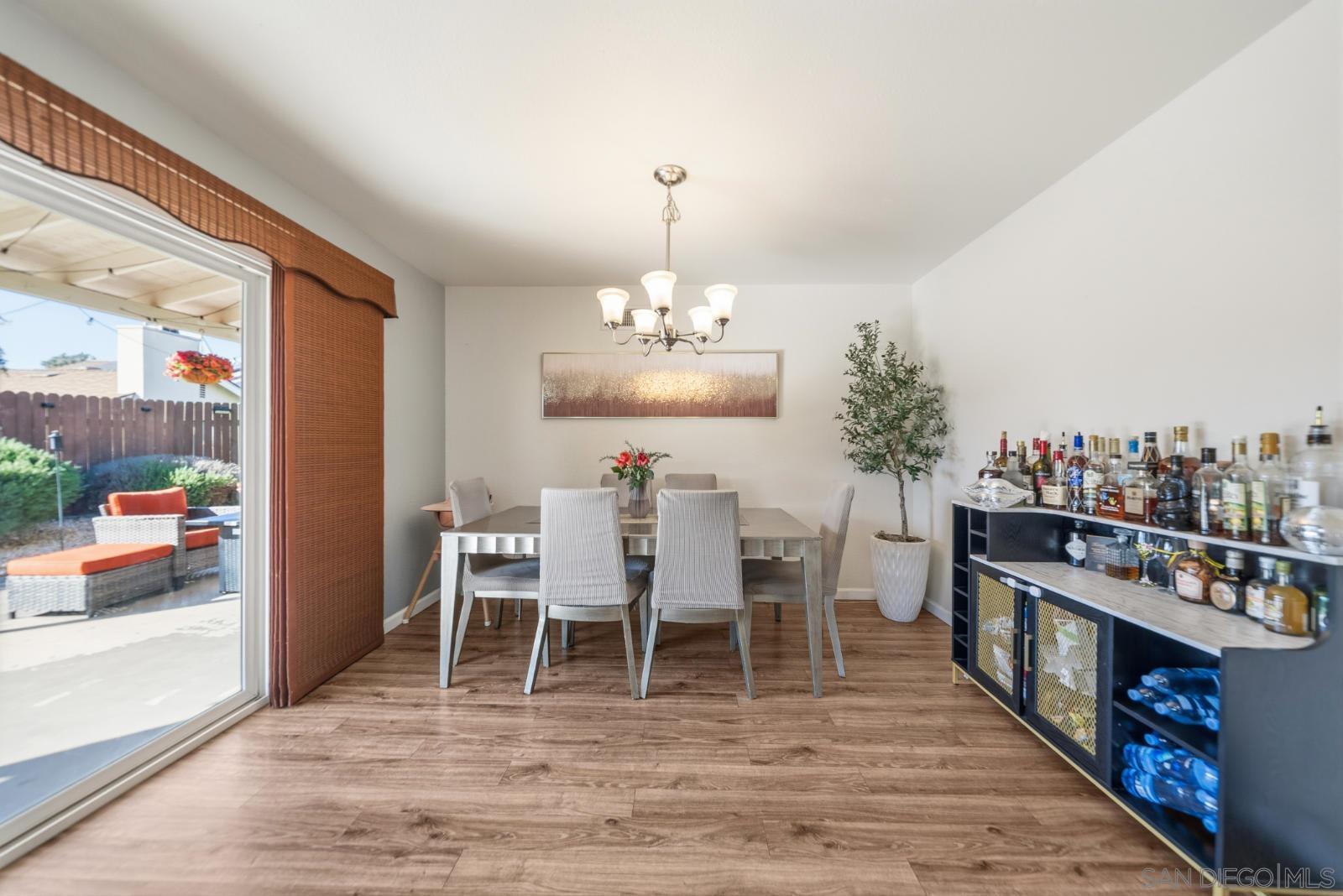 Detail Gallery Image 8 of 29 For 7454  Gayneswood, San Diego,  CA 92139 - 3 Beds | 2 Baths