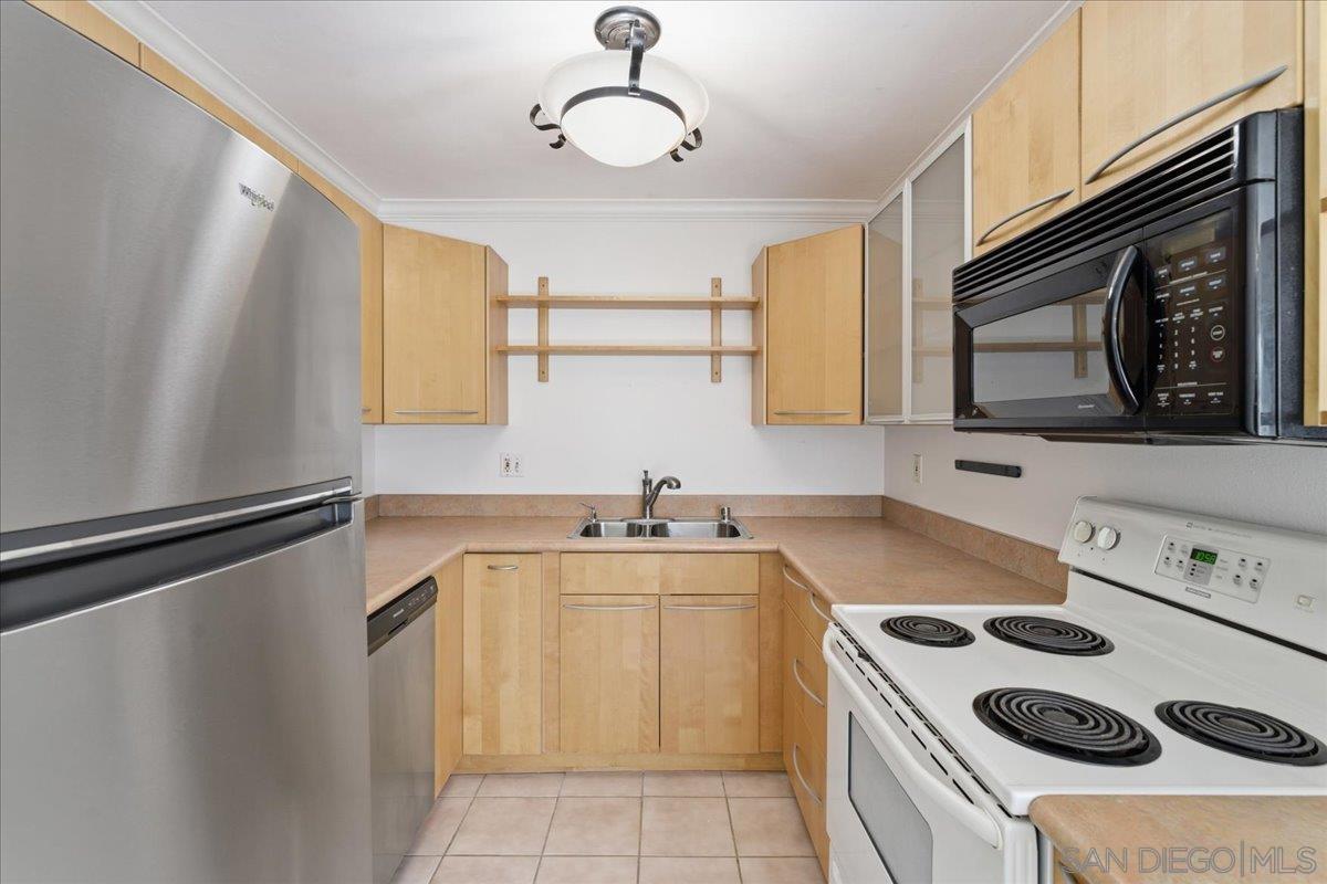 Detail Gallery Image 3 of 22 For 4404  Bond St.  #C,  San Diego,  CA 92109 - 1 Beds | 1 Baths