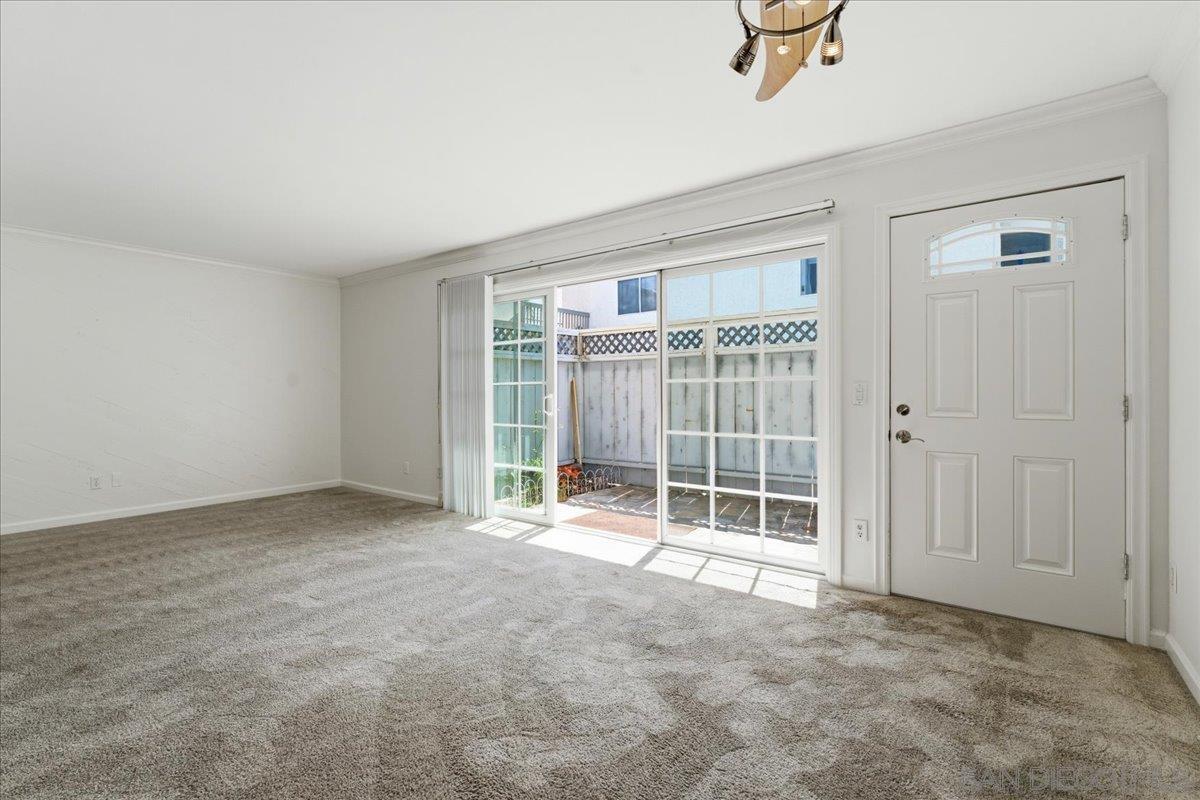 Detail Gallery Image 8 of 22 For 4404  Bond St.  #C,  San Diego,  CA 92109 - 1 Beds | 1 Baths