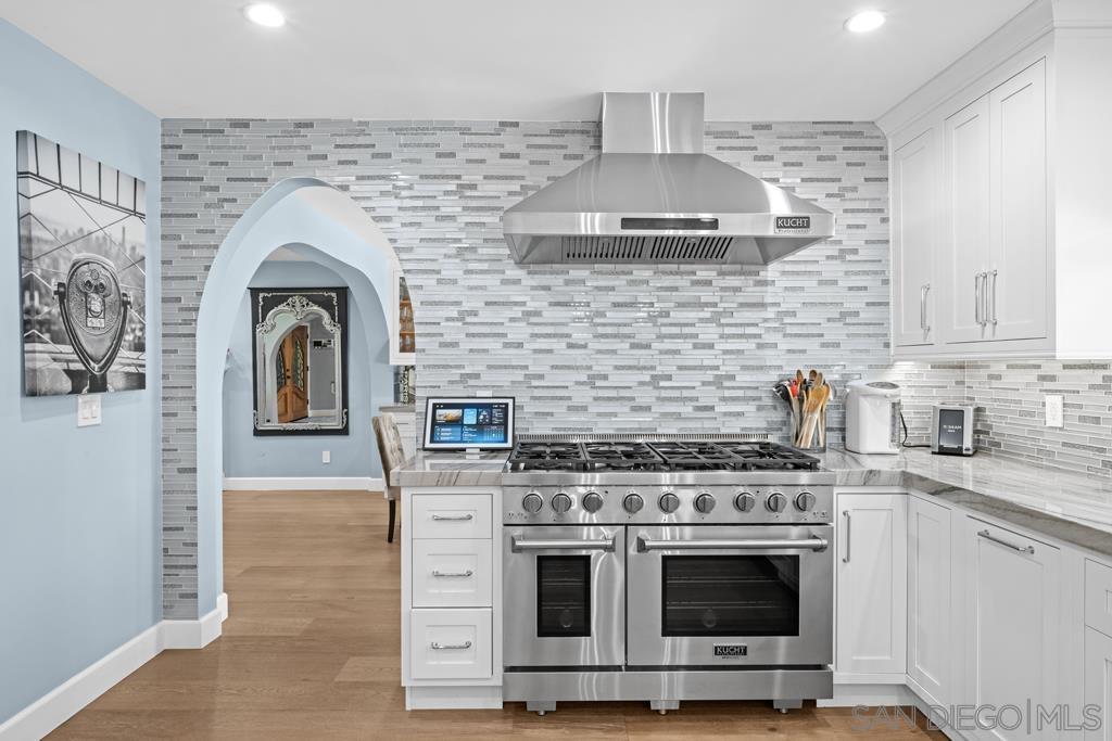 Detail Gallery Image 14 of 37 For 1622 W Oak, Burbank,  CA 91506 - 5 Beds | 3/1 Baths