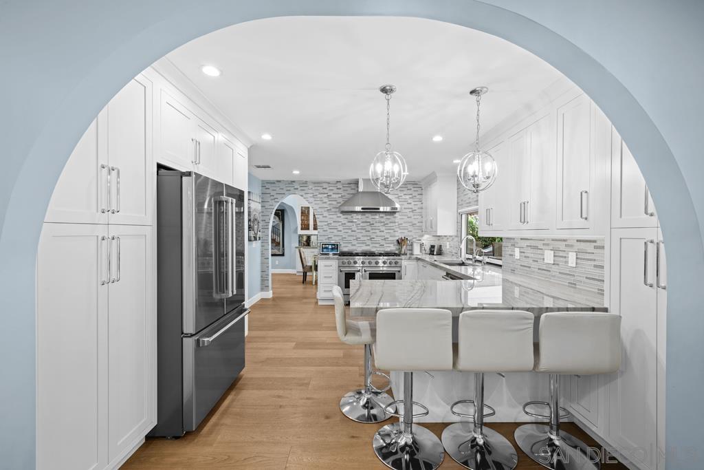 Detail Gallery Image 18 of 37 For 1622 W Oak, Burbank,  CA 91506 - 5 Beds | 3/1 Baths