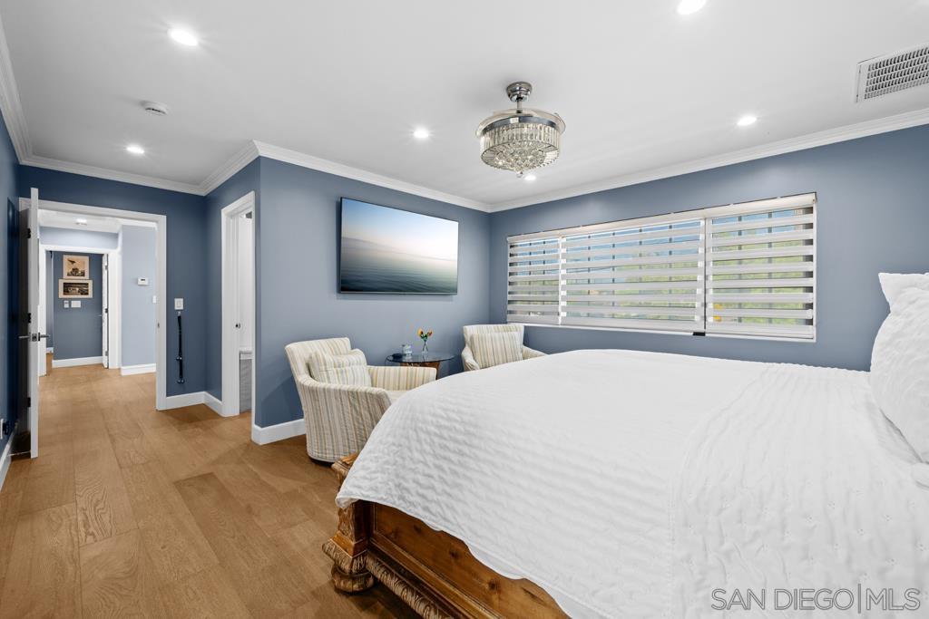 Detail Gallery Image 22 of 37 For 1622 W Oak, Burbank,  CA 91506 - 5 Beds | 3/1 Baths